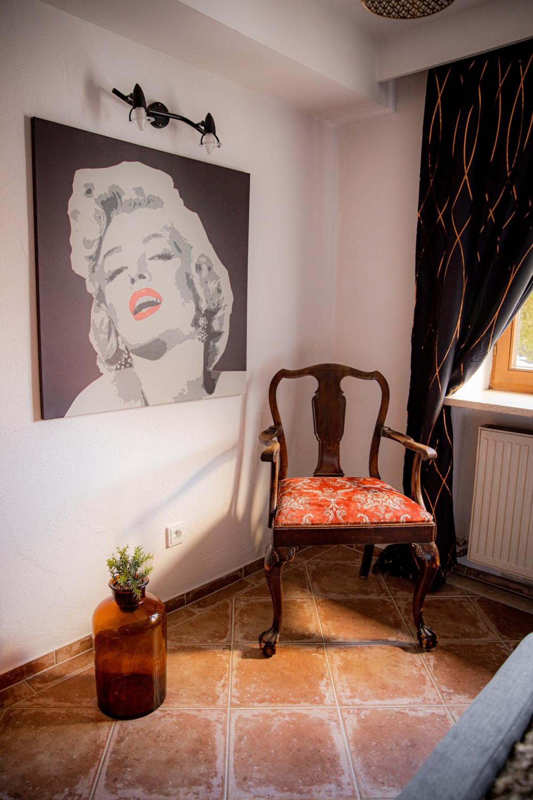 Yello Homes - Gemütliche und luxuriöse Wohnung - mit Sauna, Garten, und Heimkino für 6 Personen