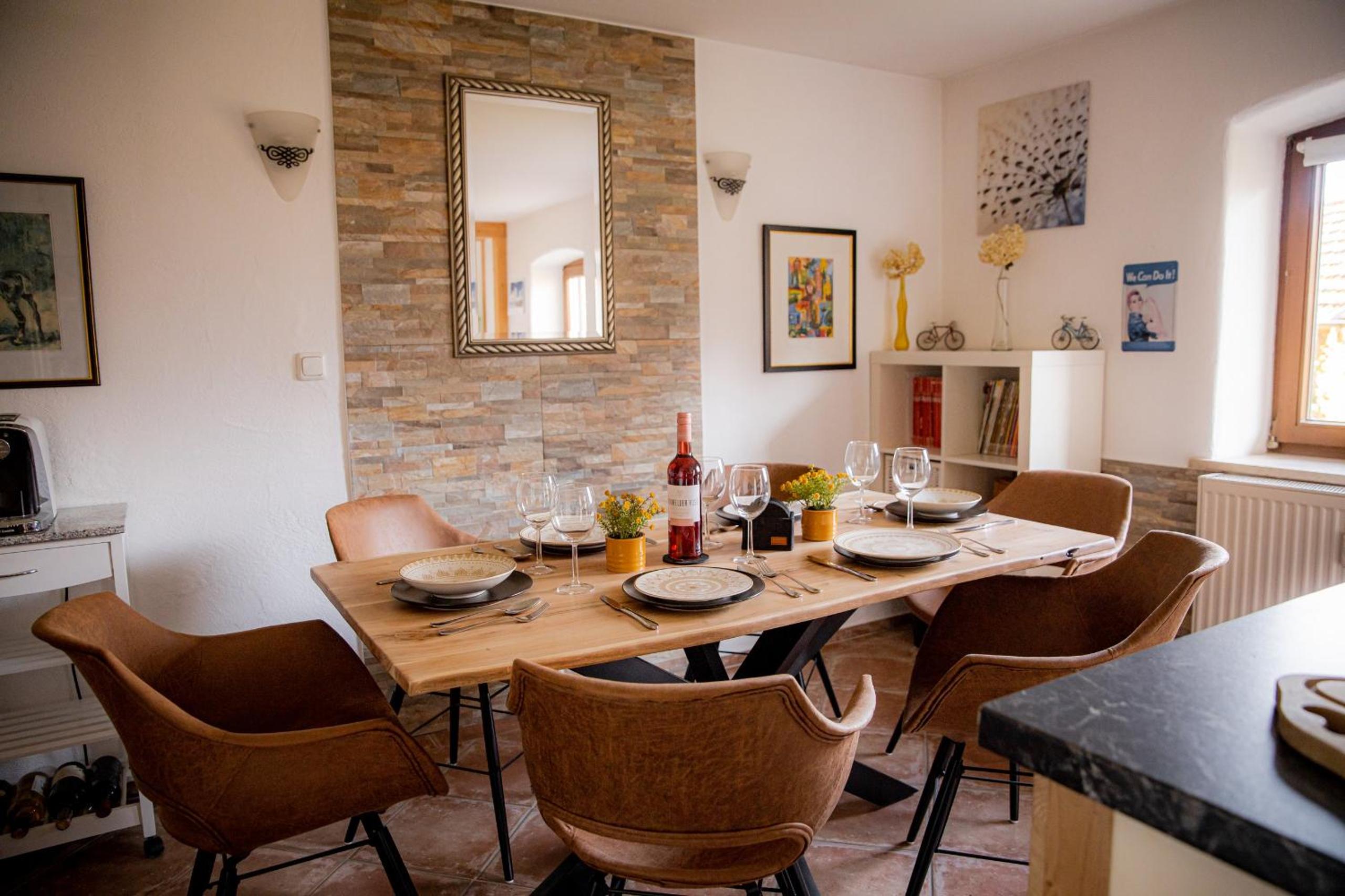 Yello Homes - Gemütliche und luxuriöse Wohnung - mit Sauna, Garten, und Heimkino für 6 Personen
