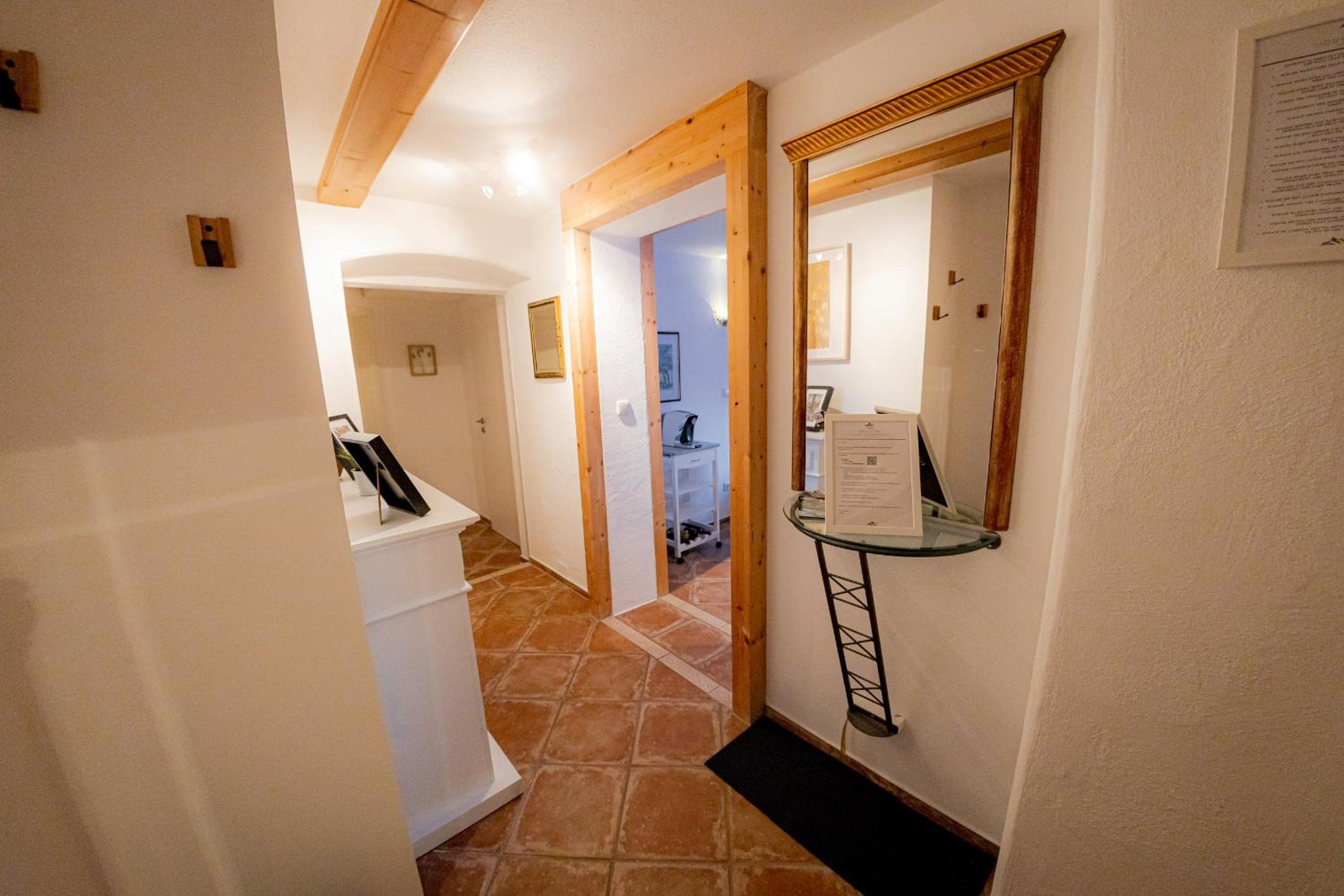 Yello Homes - Gemütliche und luxuriöse Wohnung - mit Sauna, Garten, und Heimkino für 6 Personen