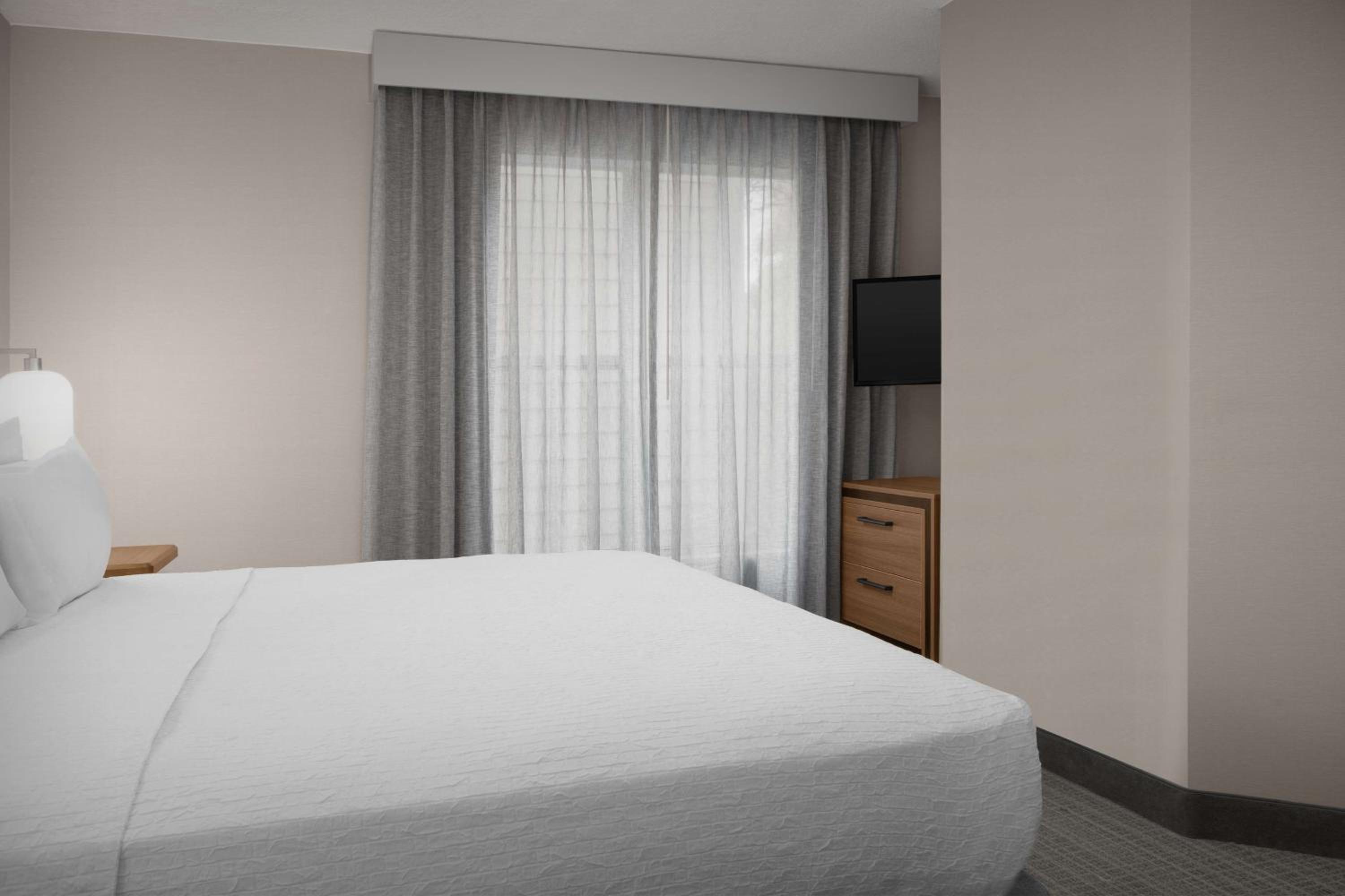 Homewood Suites by Hilton Alexandria - Property Image 1