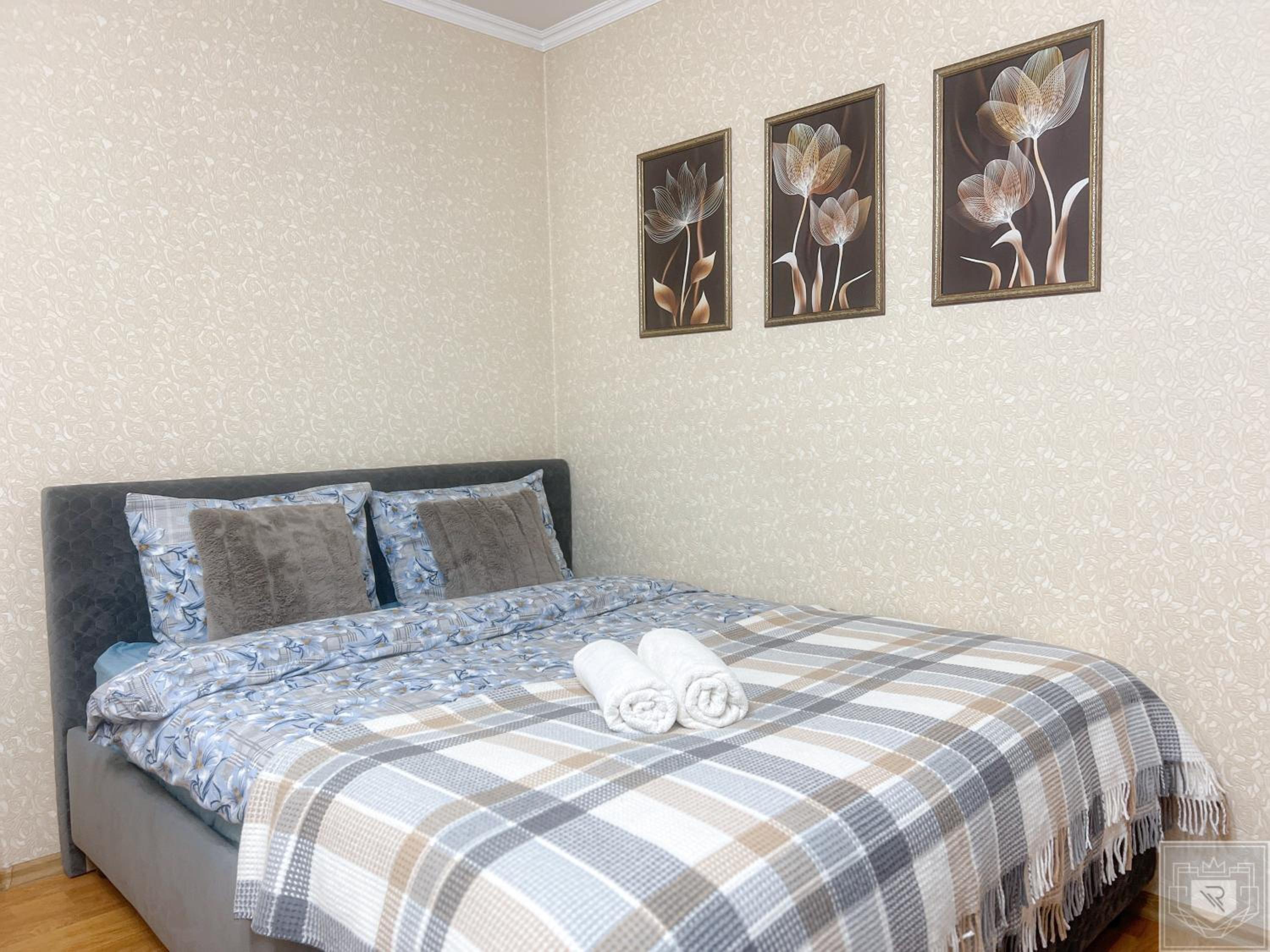 RentHouse Apartments Metropolis