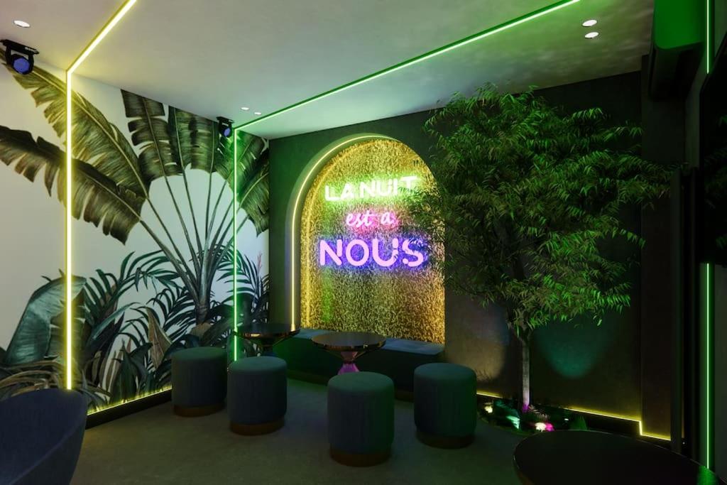 lounge