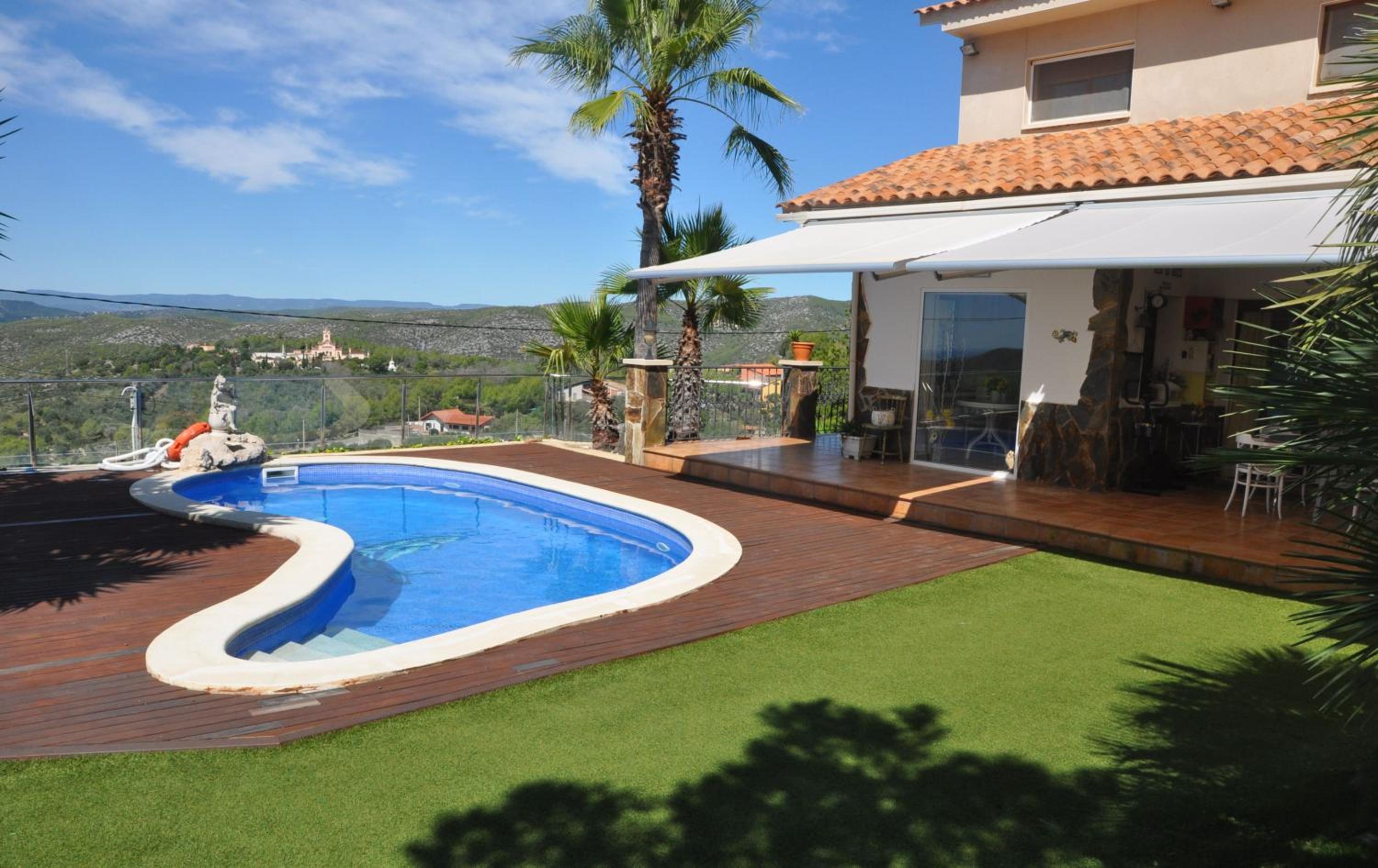 Casa Plana Novella con piscina privada