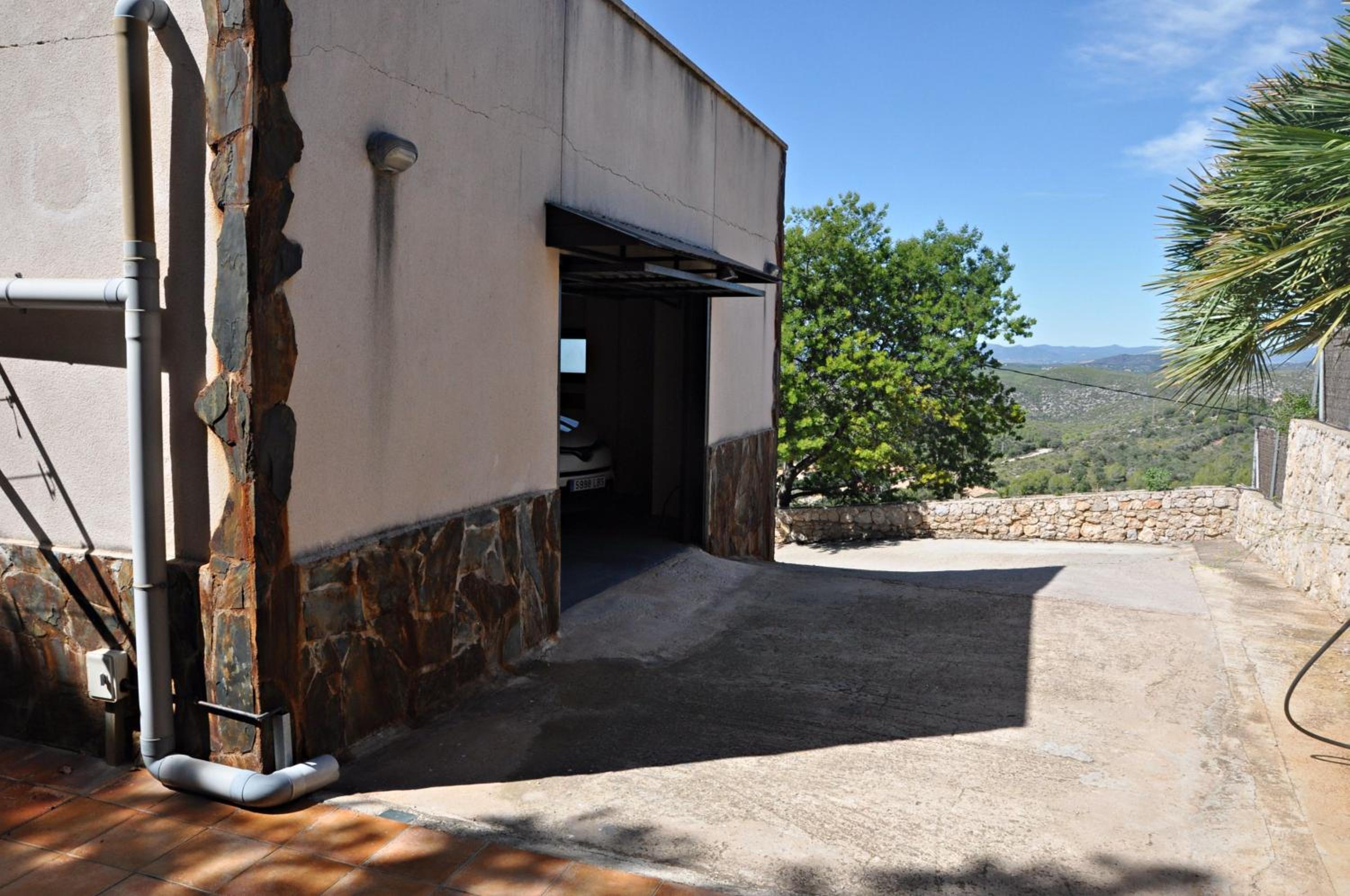 Casa Plana Novella con piscina privada