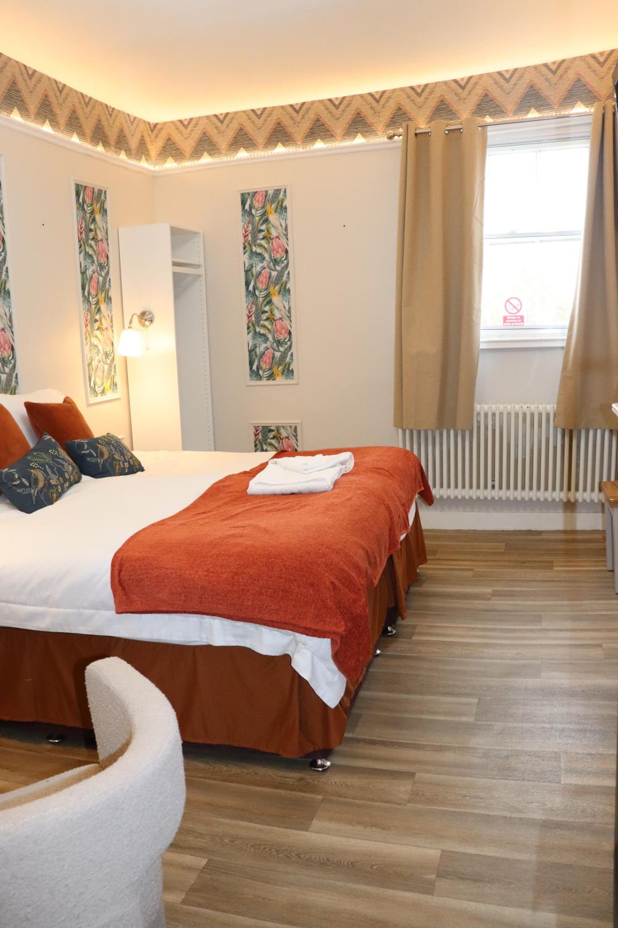 Rooms on The Prom