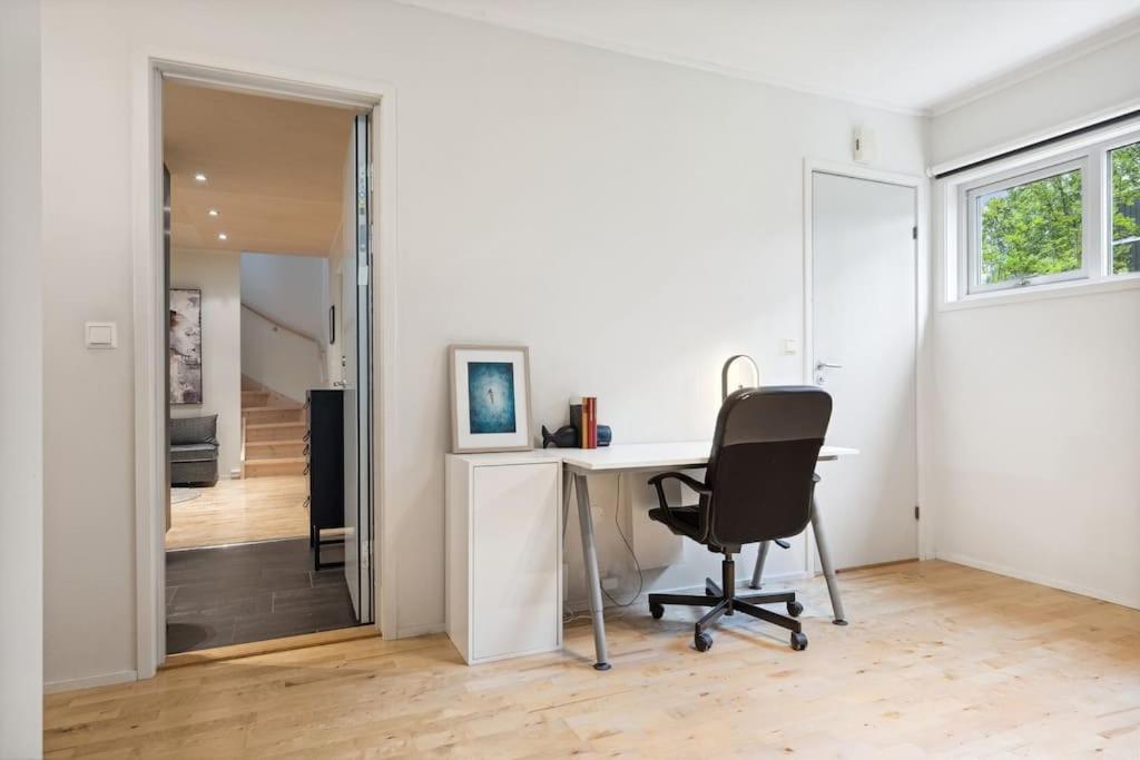 Modern residence and perfect location in Tromsø Carport