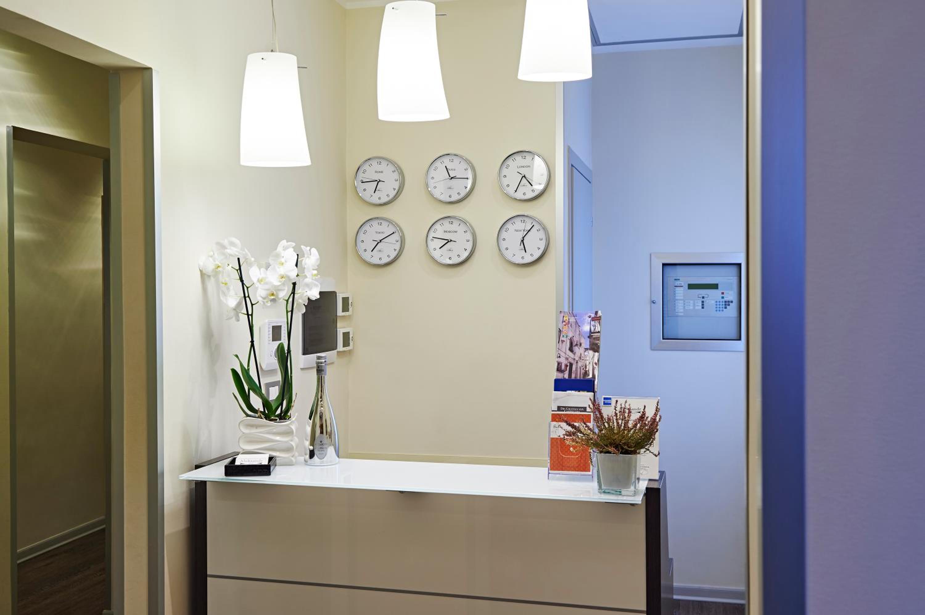 Hotel Aleksandr - Image 1