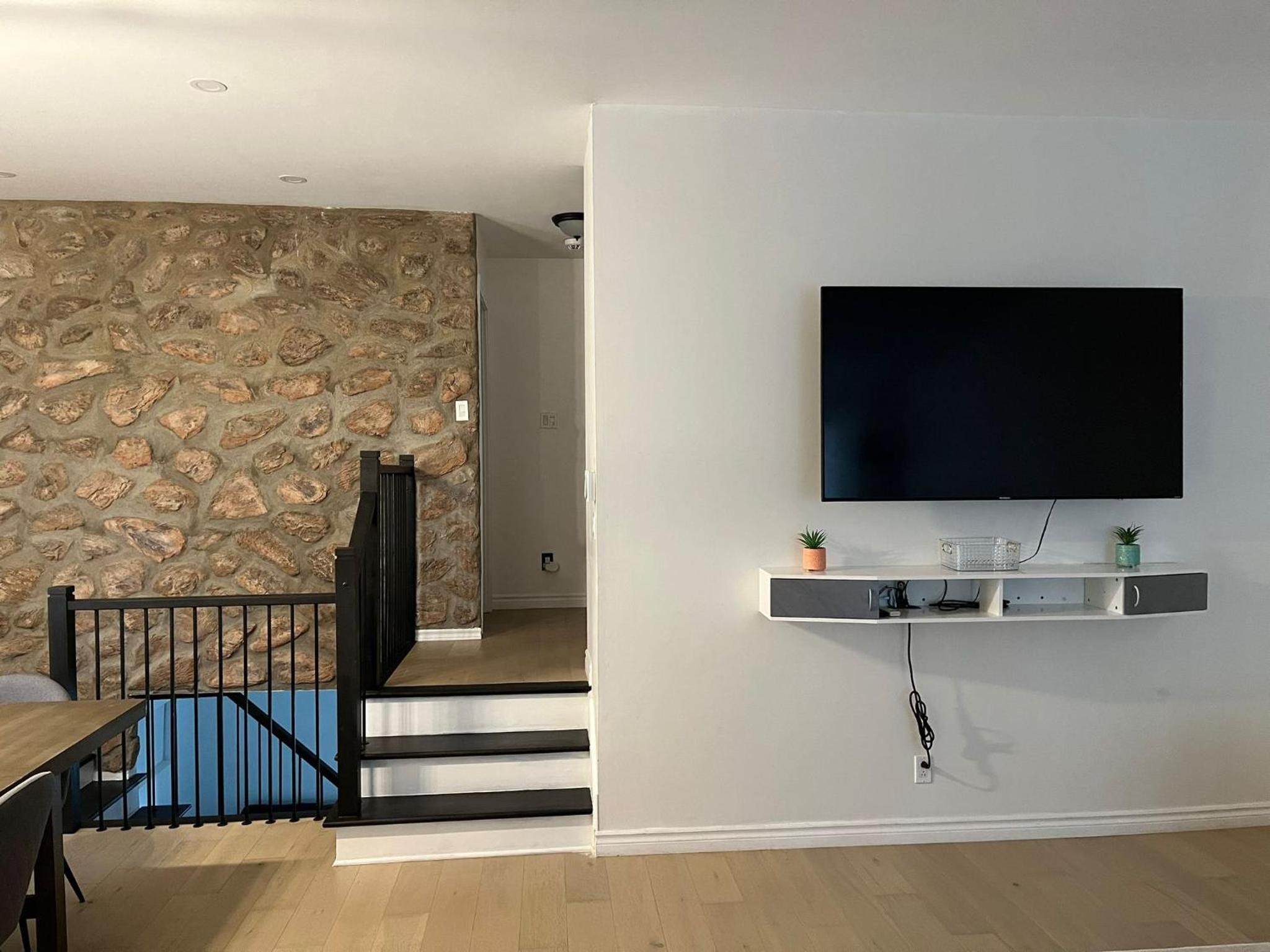 Top Rated Vacation House Montreal Private Parking