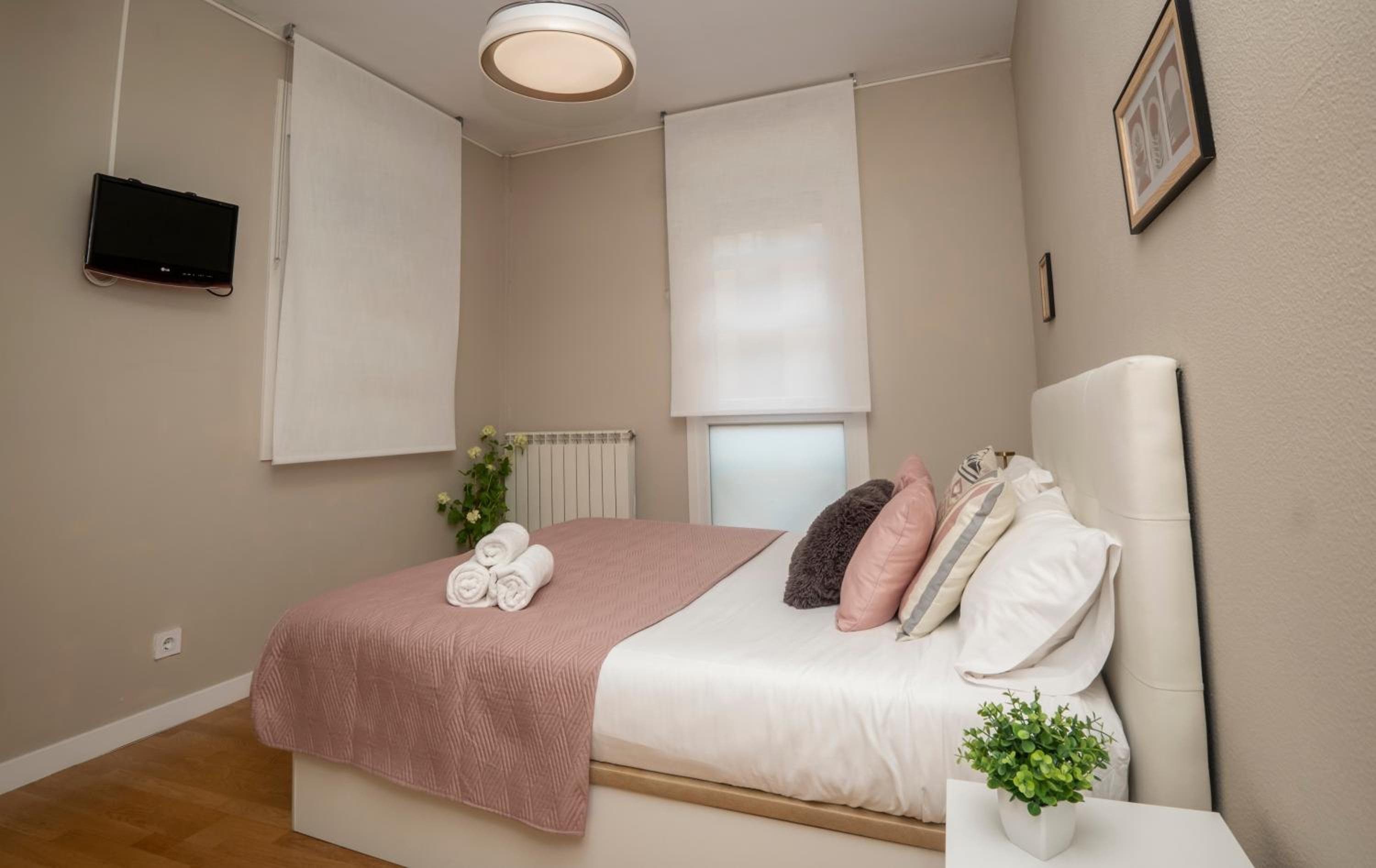Santiago Tower Aire Ac casco antiguo By Apartamentos Logrono