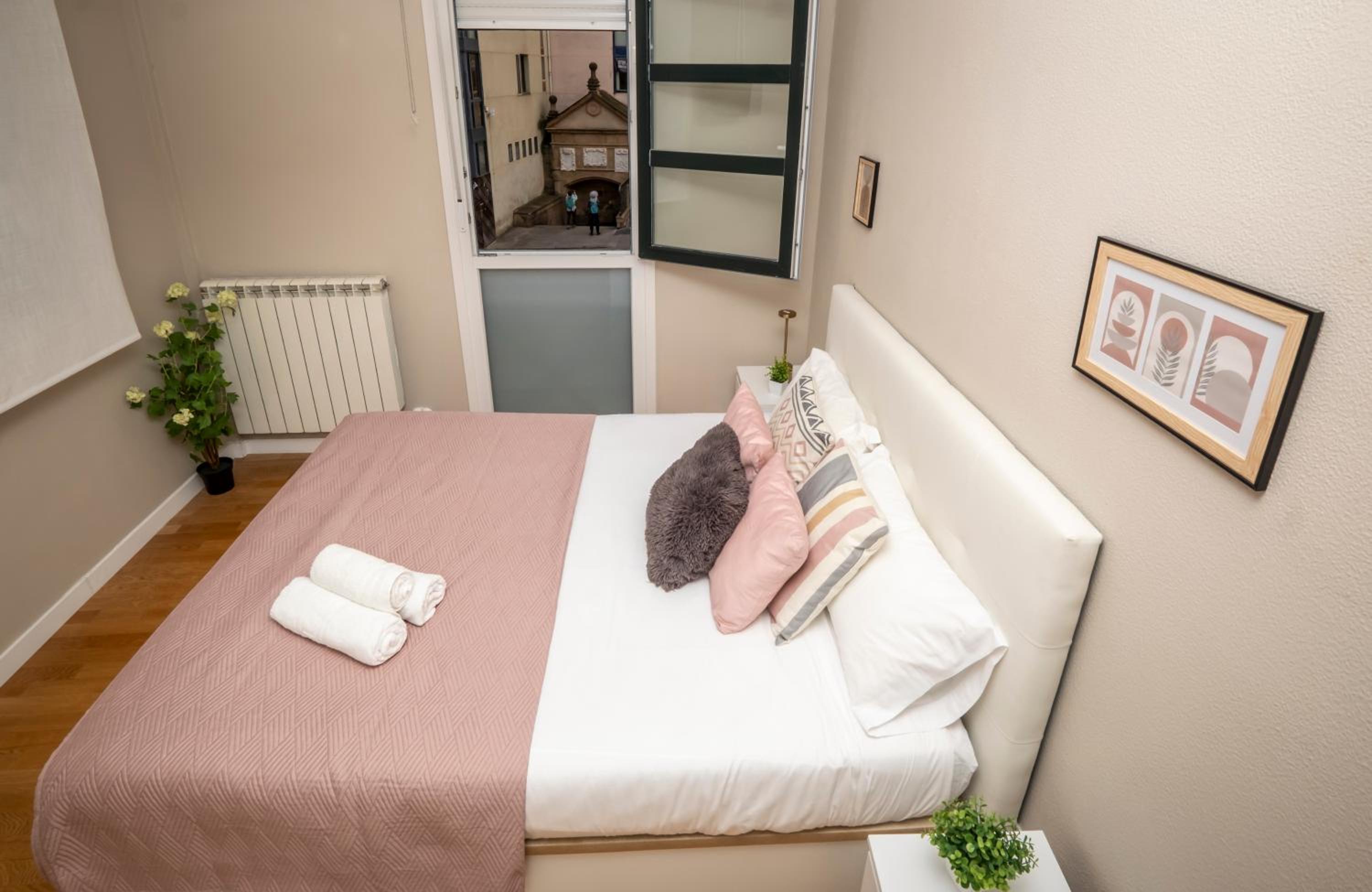 Santiago Tower Aire Ac casco antiguo By Apartamentos Logrono