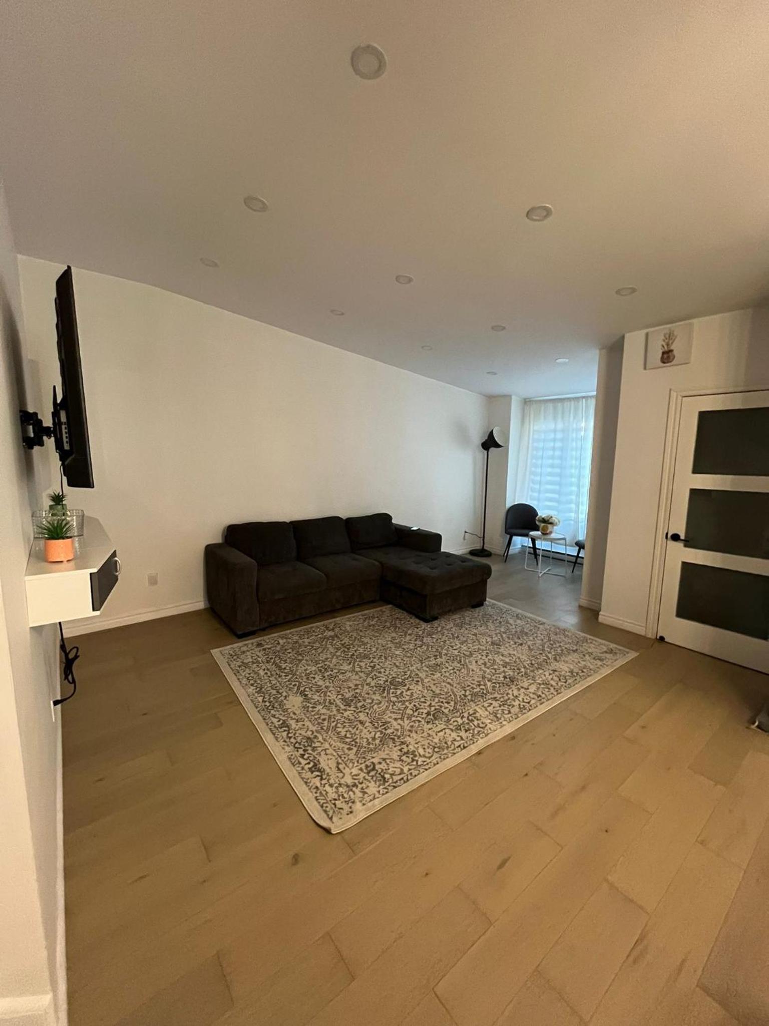 Top Rated Vacation House Montreal Private Parking