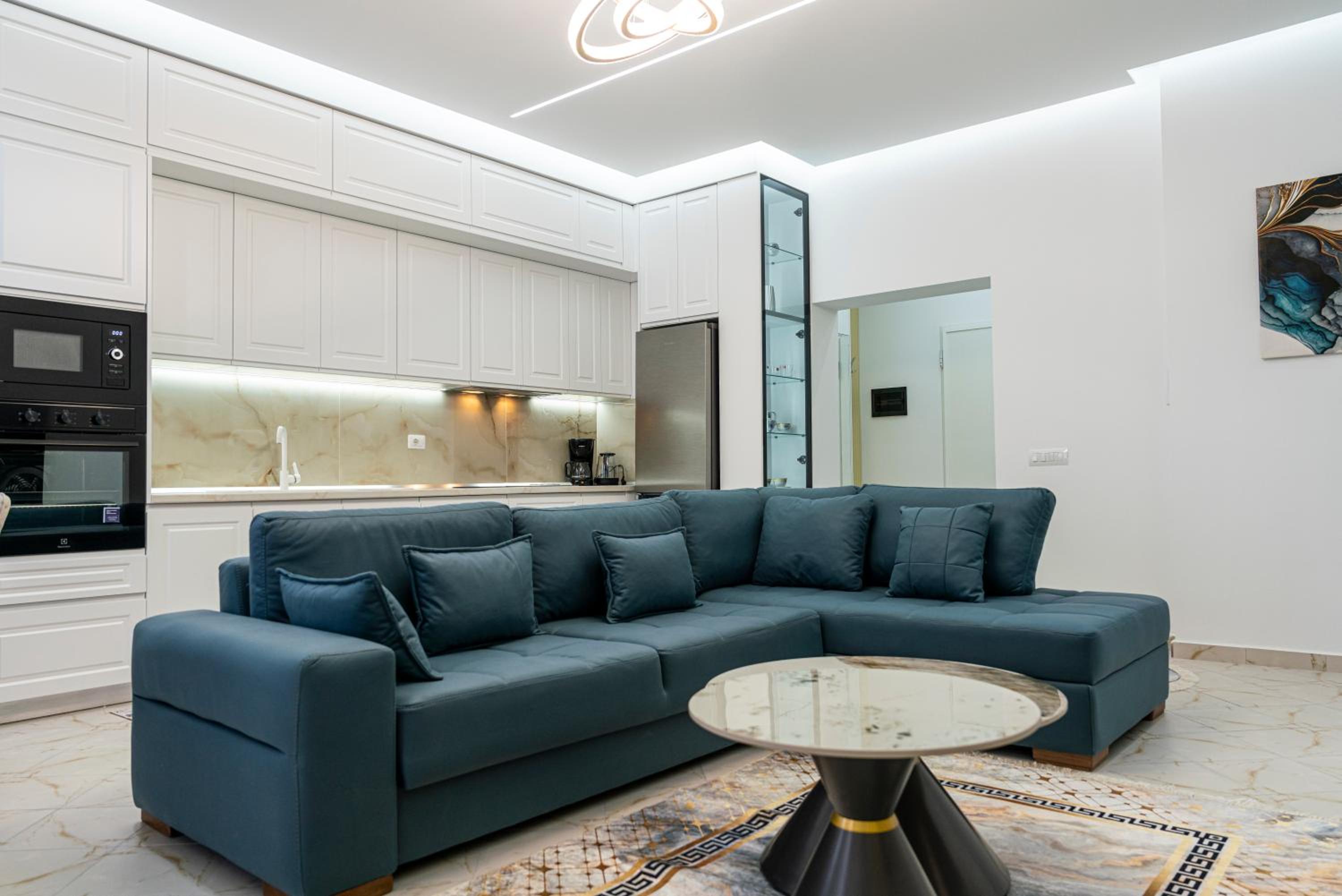 Maria's Apartments by SelectStay