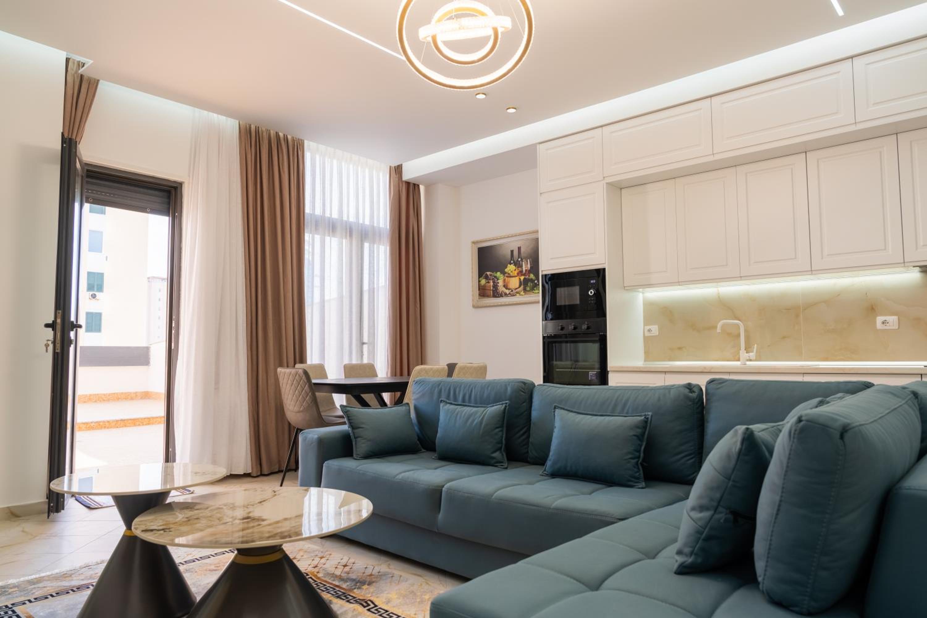 Maria's Apartments by SelectStay