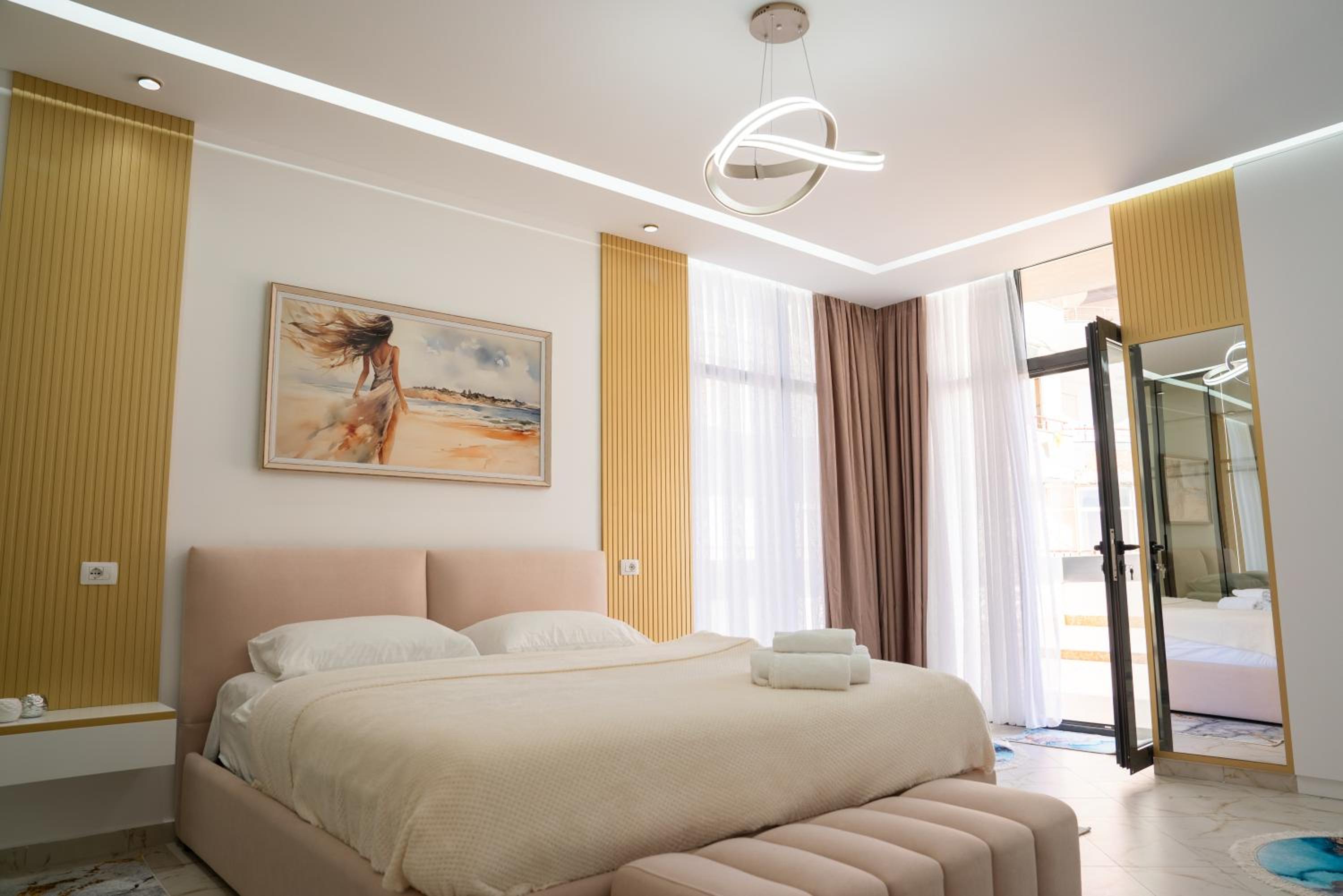 Maria's Apartments by SelectStay