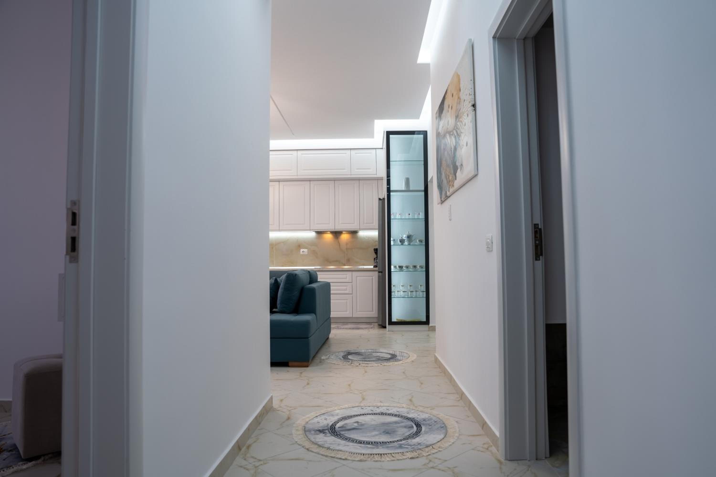 Maria's Apartments by SelectStay