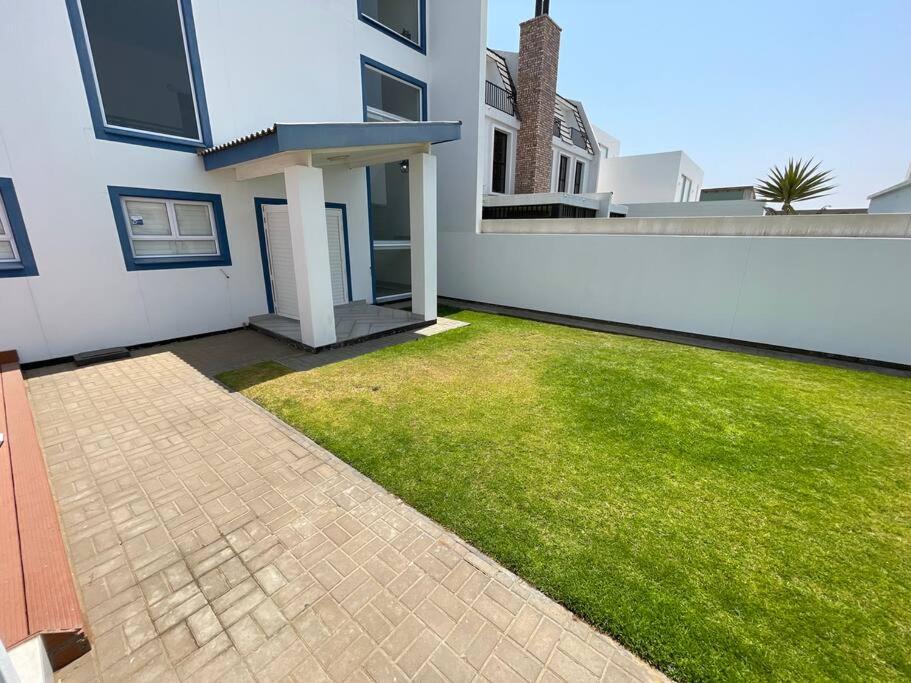 Dolphinbeach Seafront Villa view 5