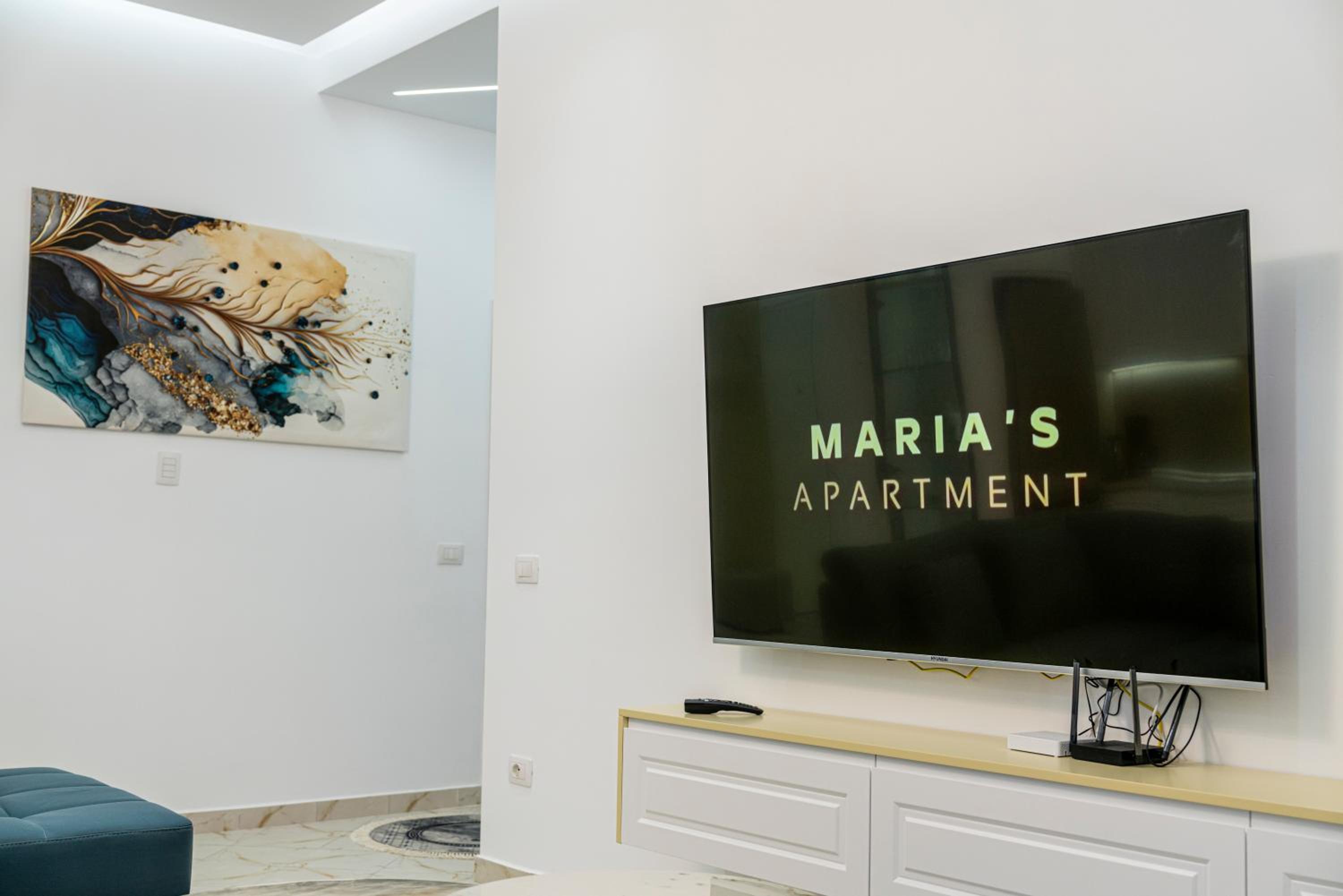 Maria's Apartments by SelectStay
