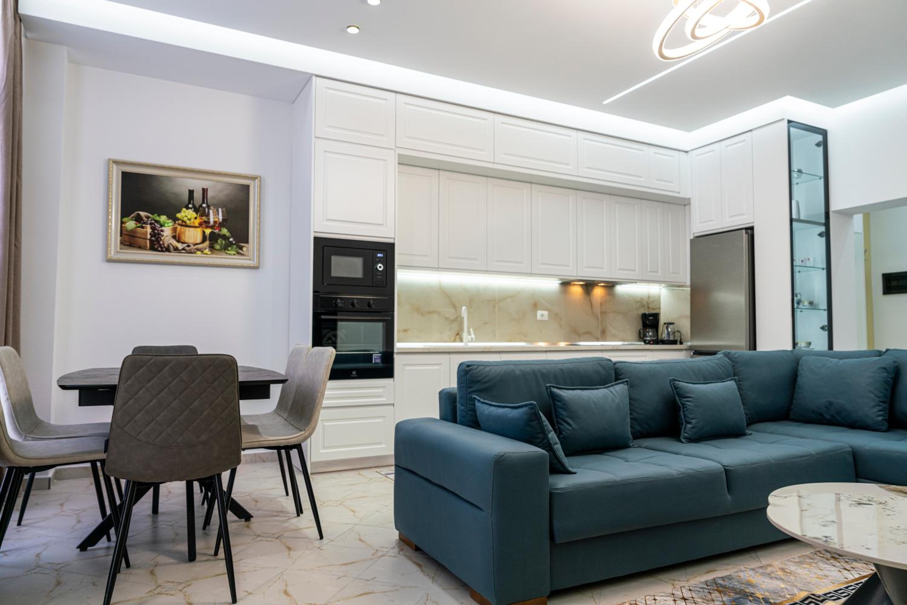 Maria's Apartments by SelectStay