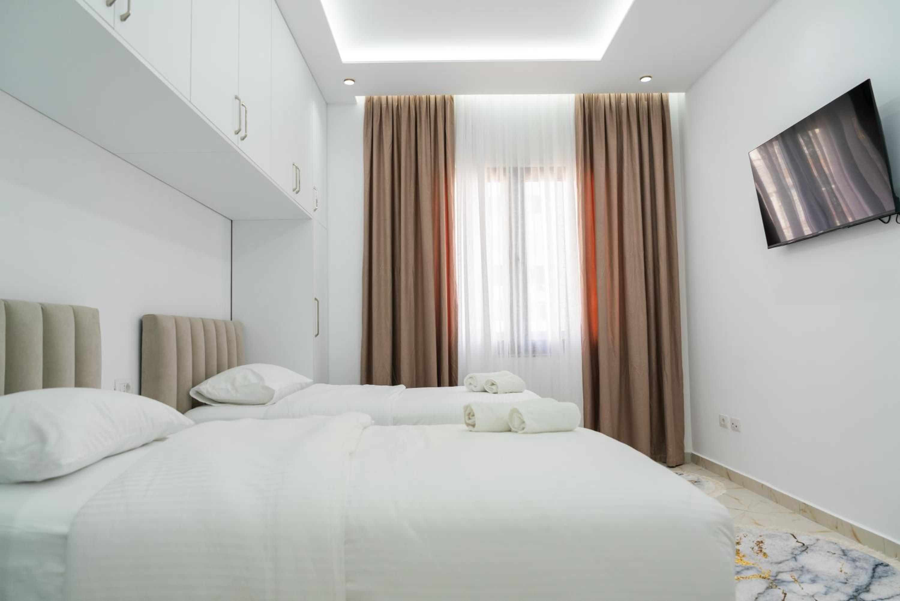 Maria's Apartments by SelectStay