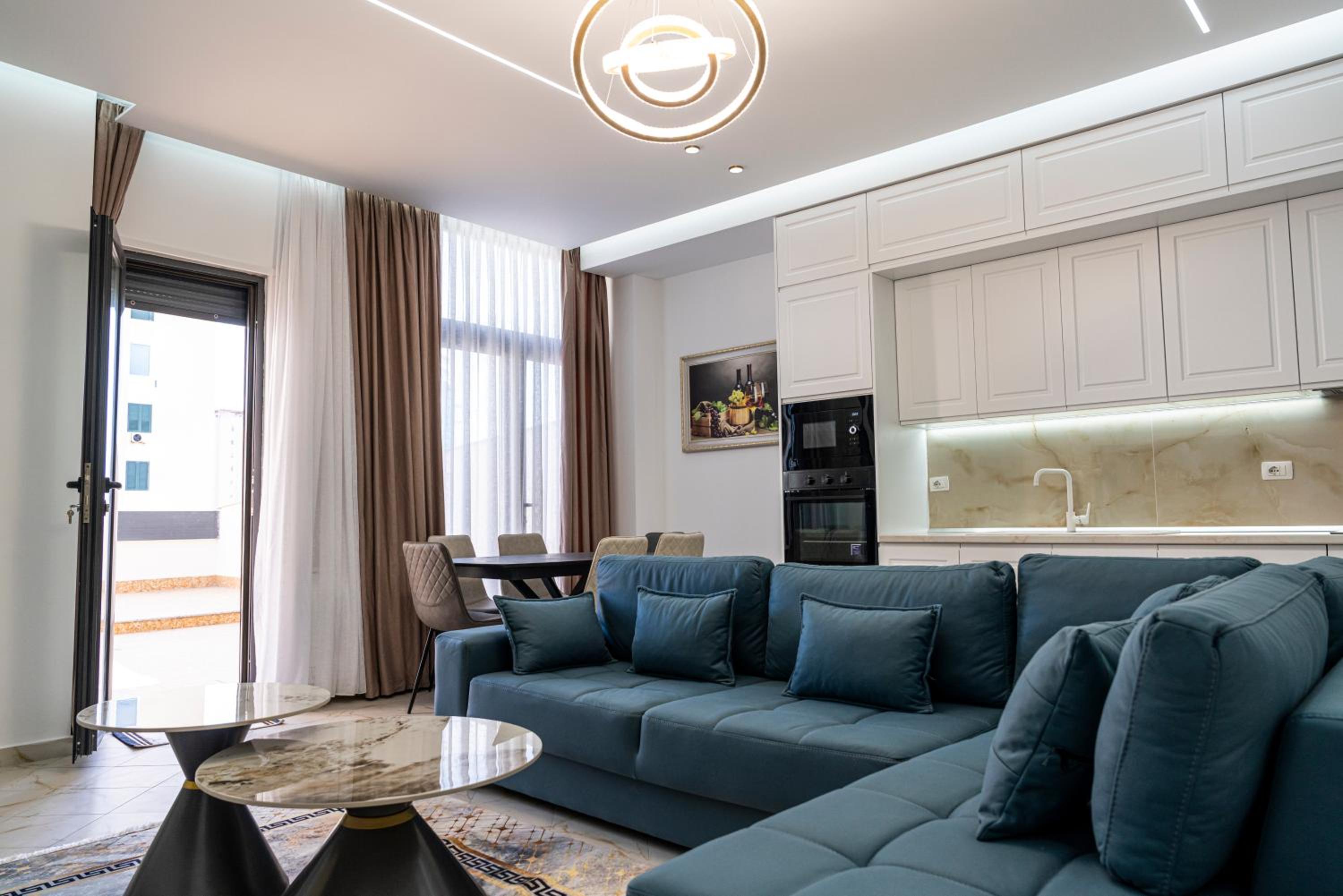 Maria's Apartments by SelectStay