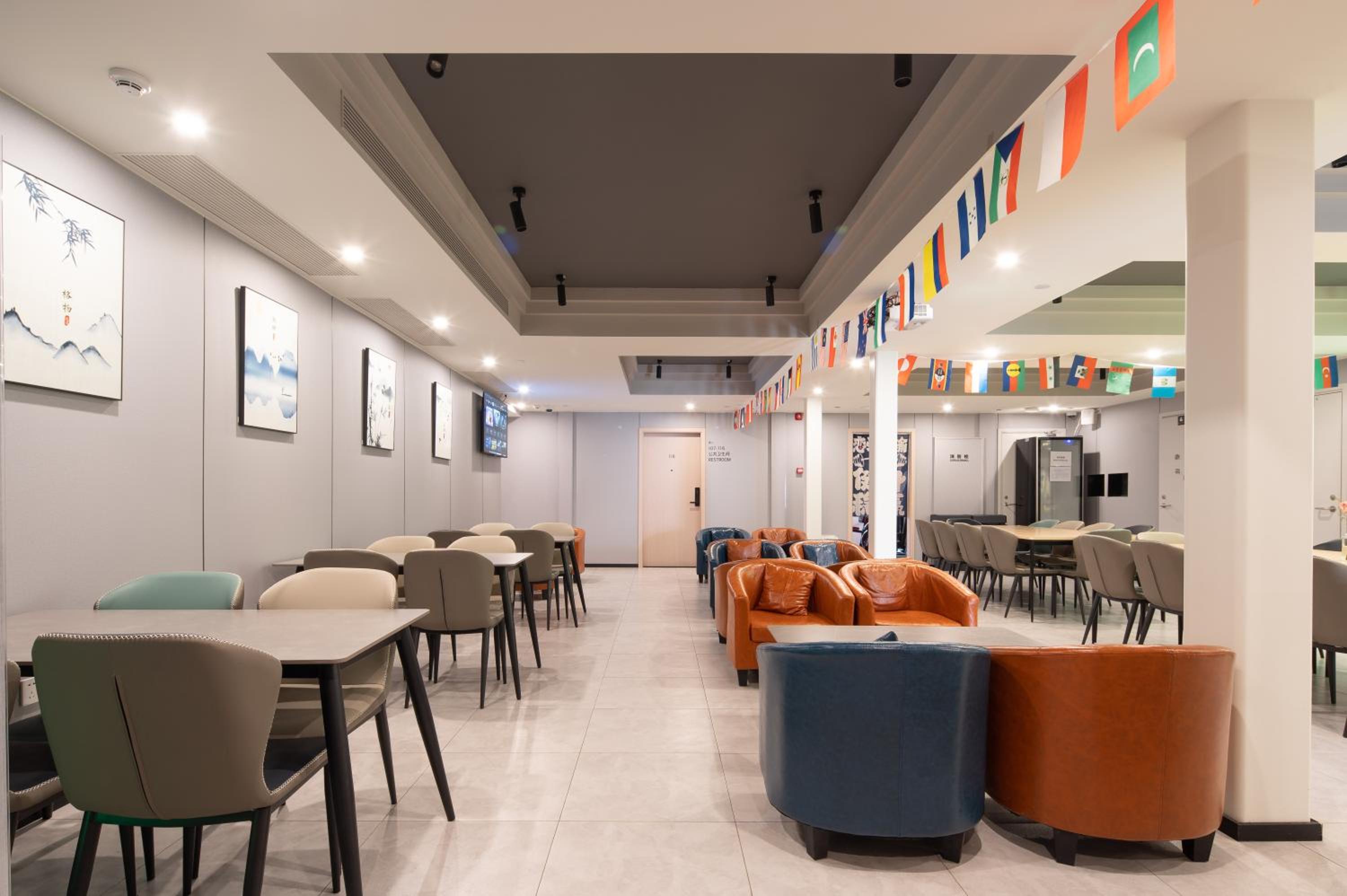 Dayin Youth Hostel - Old Town & People's Square& Rail Hub -Social Area -Bar -Café -Gym -Free Laundry Luggage Storage -24H Front Desk -English Service