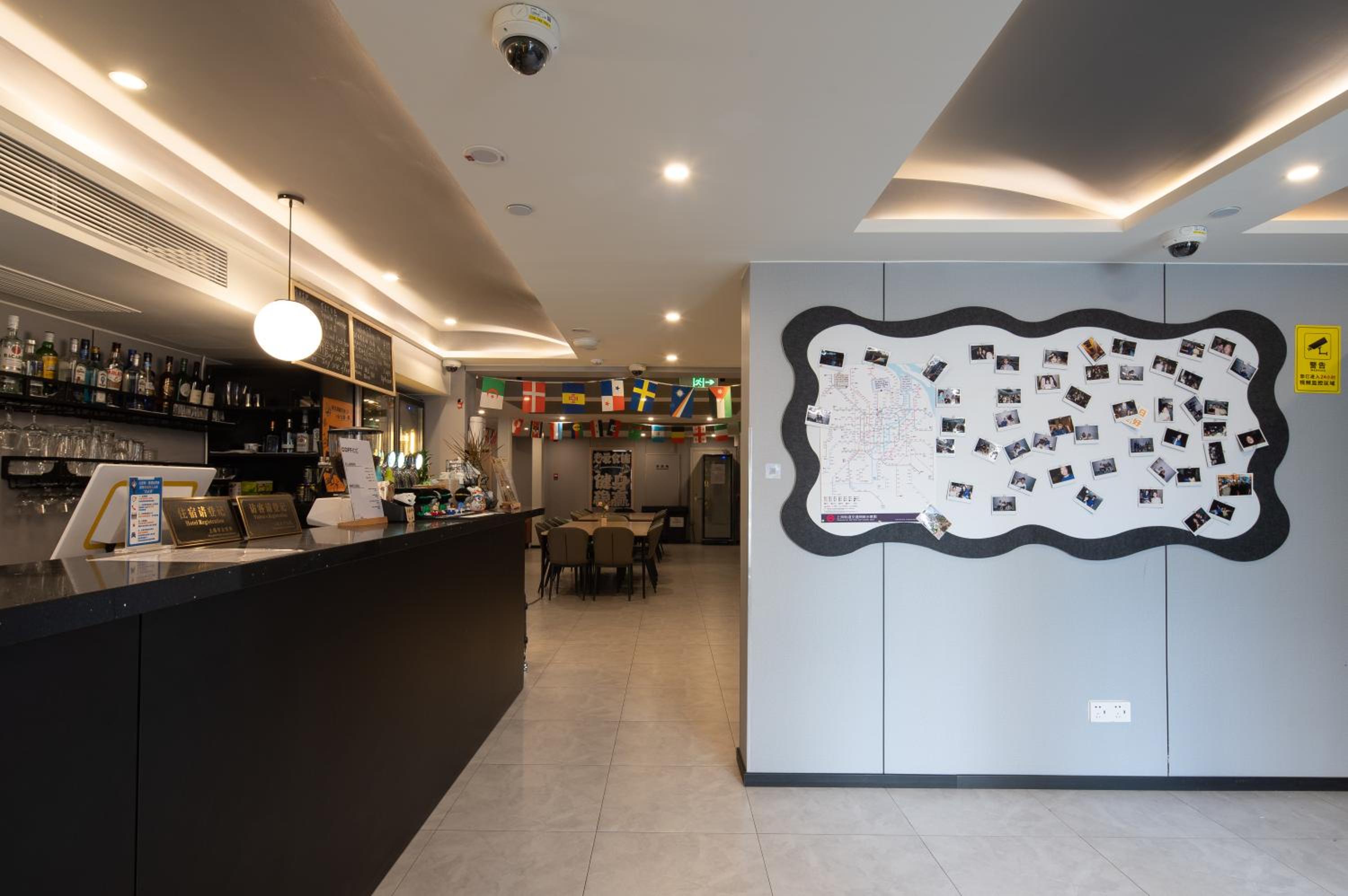 Dayin Youth Hostel - Old Town & People's Square& Rail Hub -Social Area -Bar -Café -Gym -Free Laundry Luggage Storage -24H Front Desk -English Service