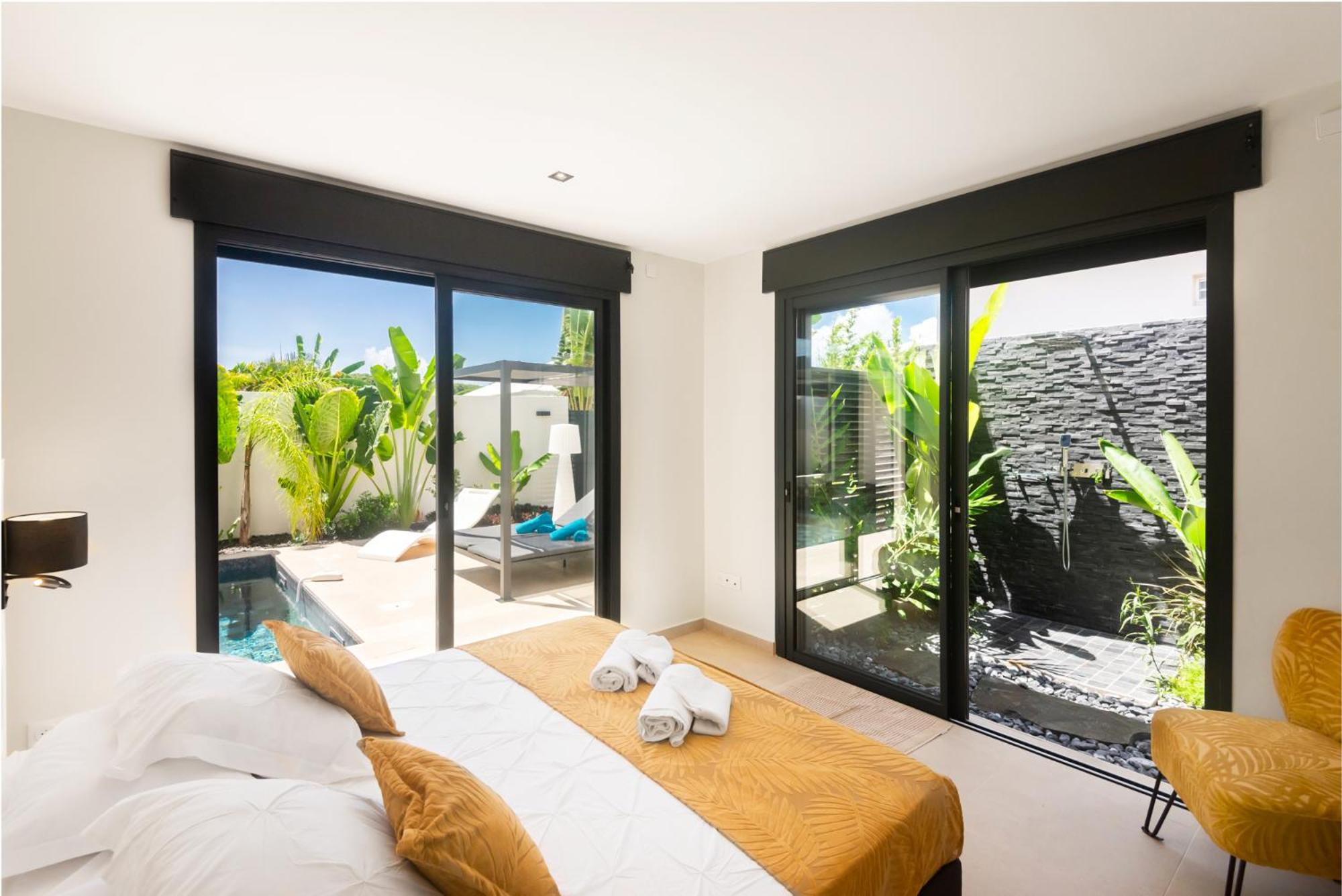 Lagon Paradis - 6 Villas individuelles avec Piscine ou Jacuzzi - Loc Voiture Cabriolet ou SUV view 3