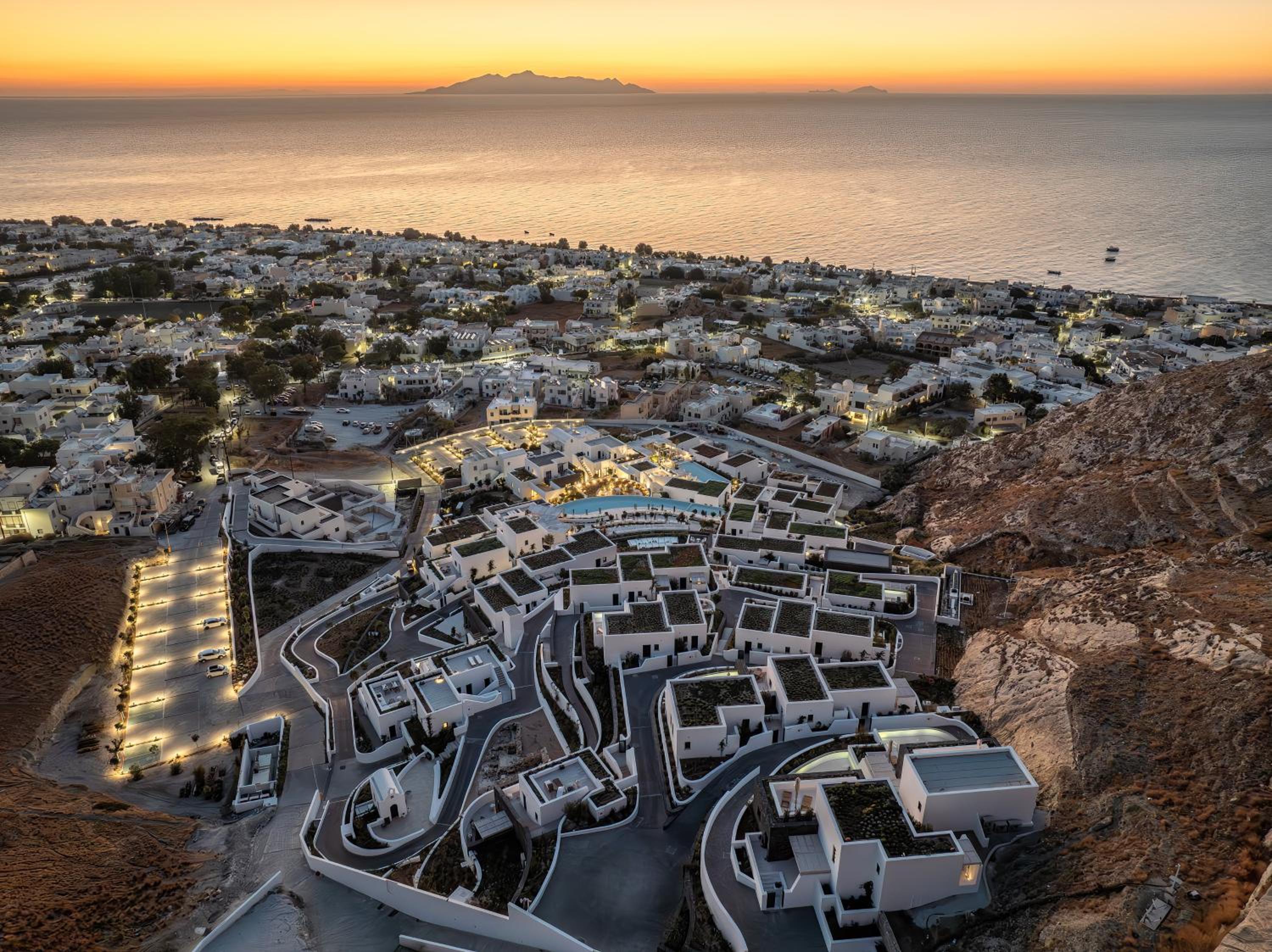 Sandblu Santorini, LXR Hotels & Resorts