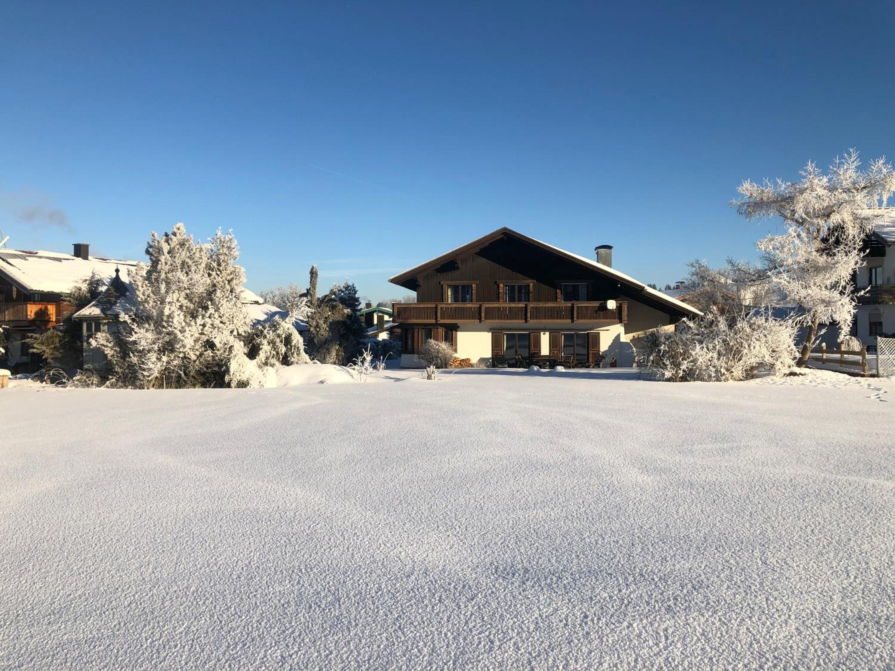 Großes Ferienhaus - Own cottage near Chiemsee