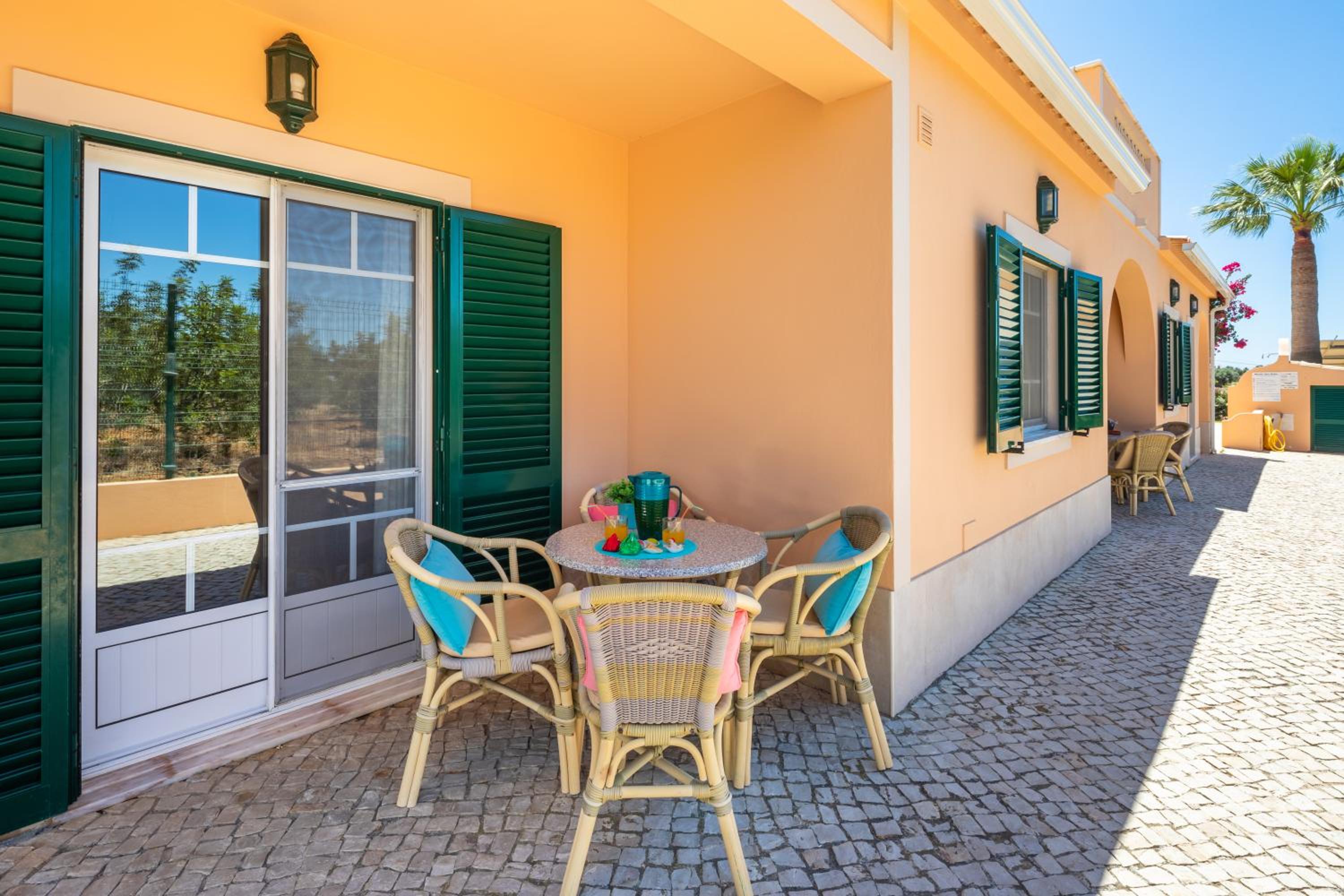 Apartamentos Monte dos Avós, Albufeira by AlgarveBlossom