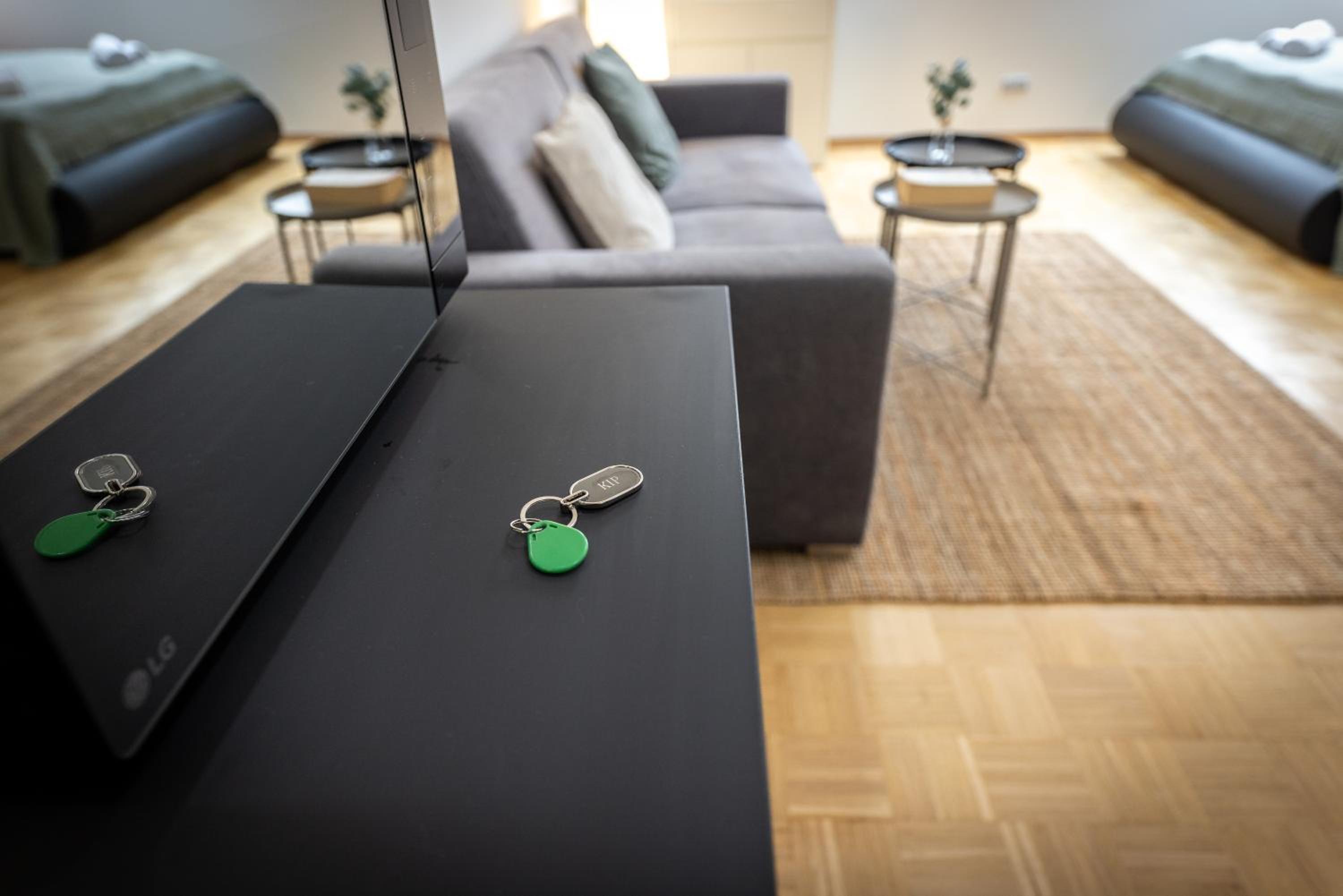 KIP Old Town Modern Apartment with Free Parking & AC