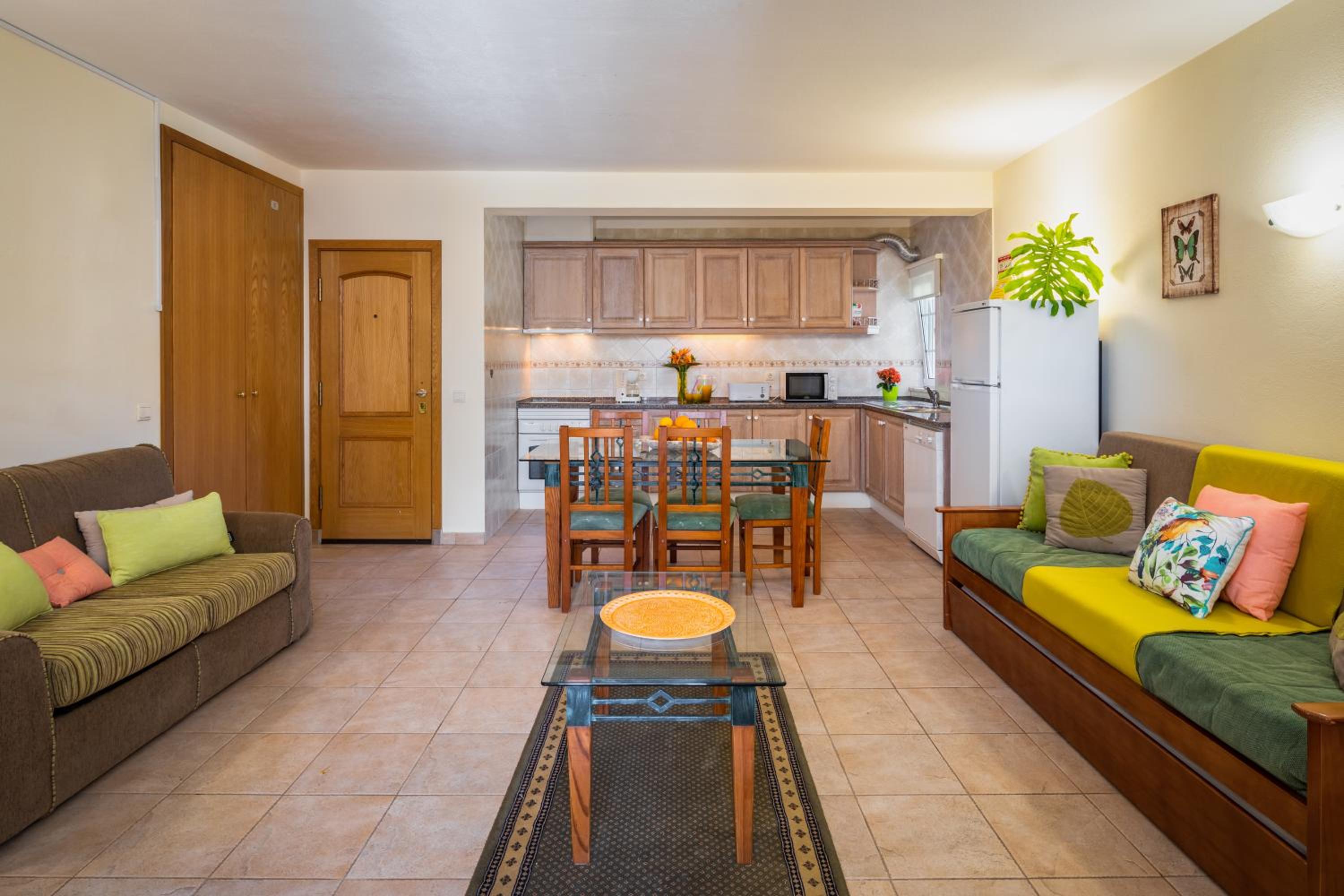 Apartamentos Monte dos Avós, Albufeira by AlgarveBlossom