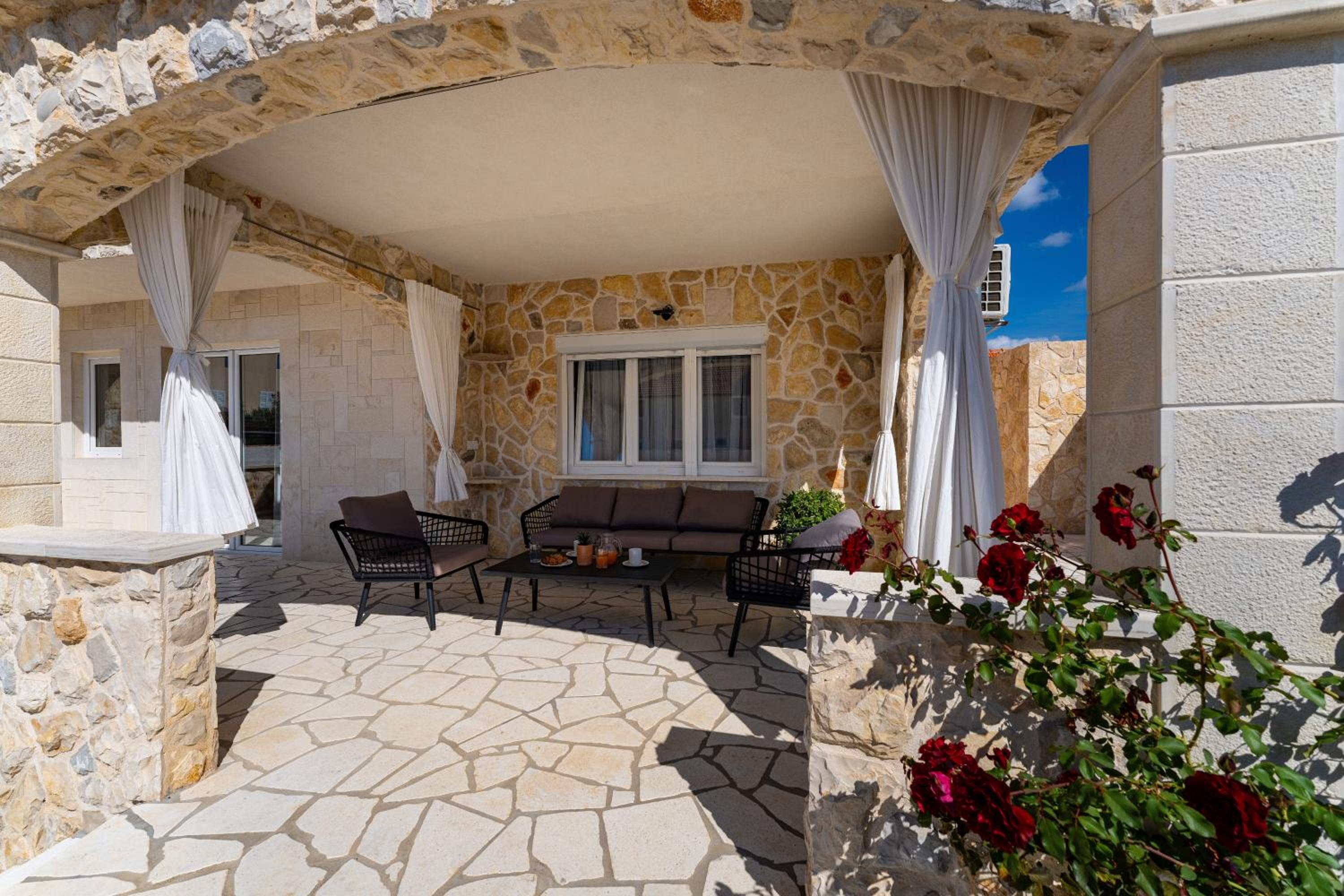 MY DALMATIA - Holiday home Briscola with private pool and amazing outside kitchen