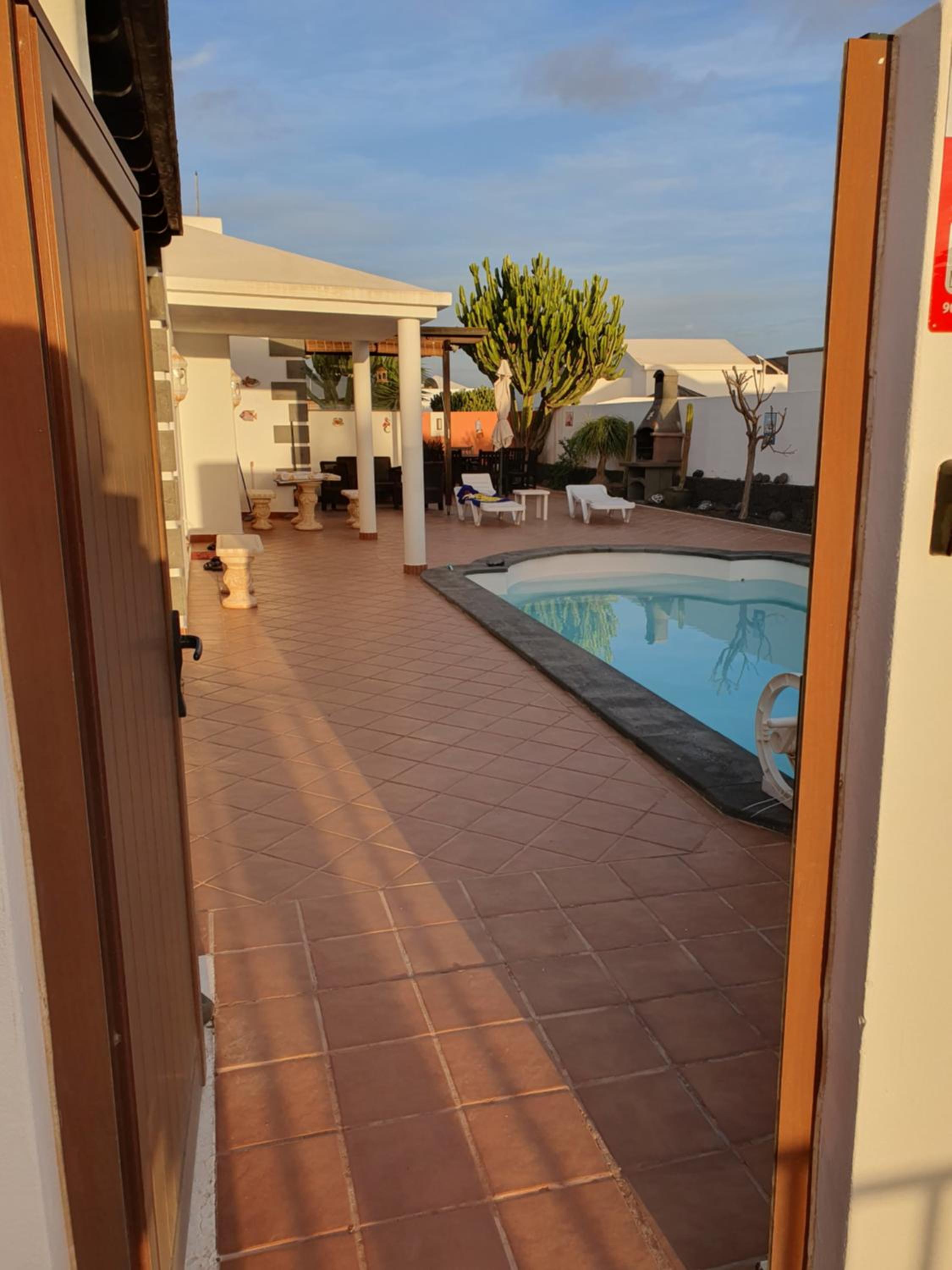 Utopia, villa 4 bedrooms, heated pool & complete privacy view 2