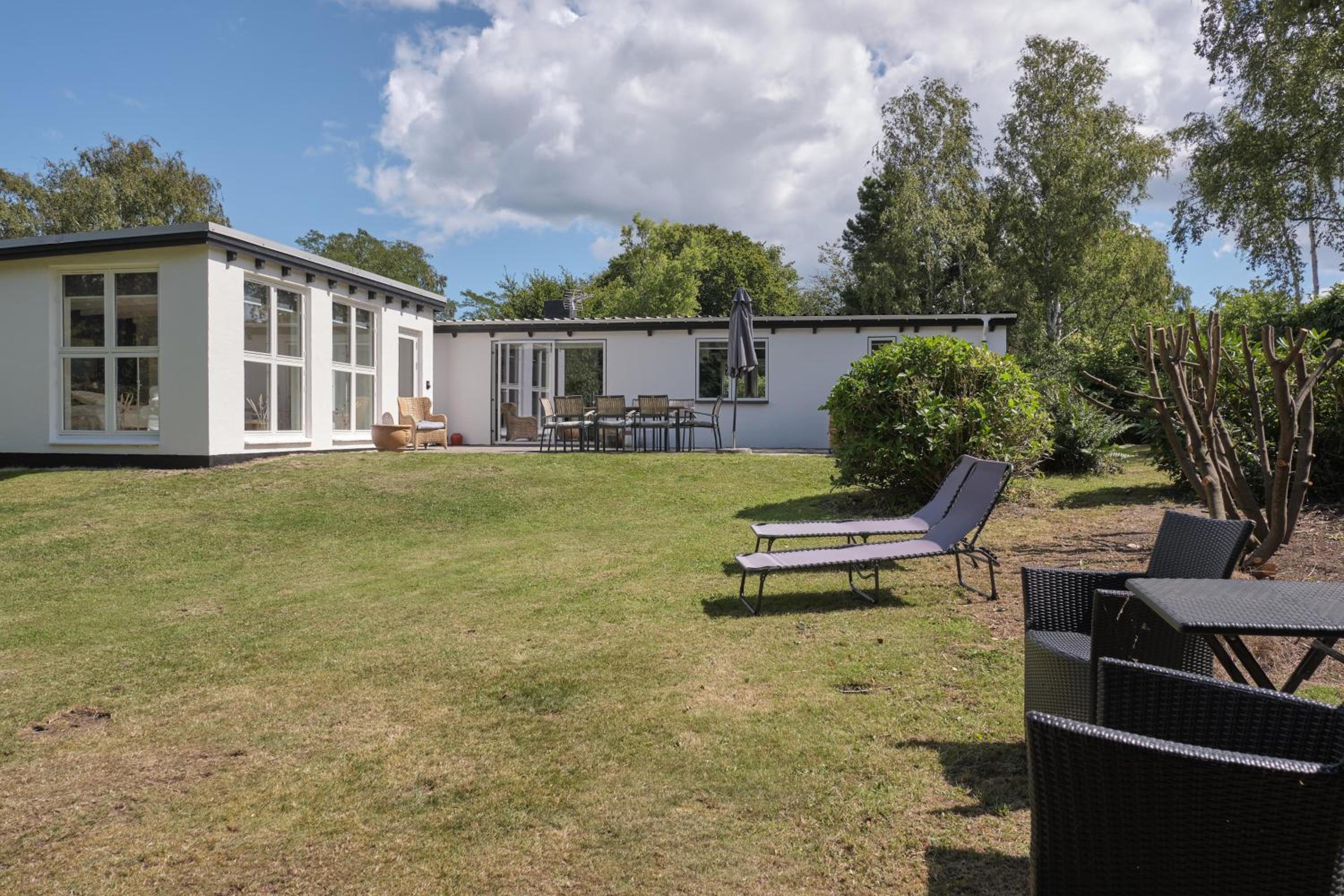 Well-Maintained House On Large Plot Only 250 Meters From Child-Friendly Sandy Beach