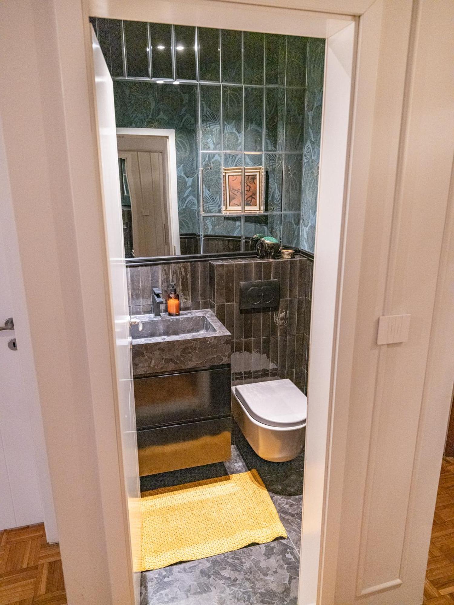 Chic Riverview Apartment, photo 13