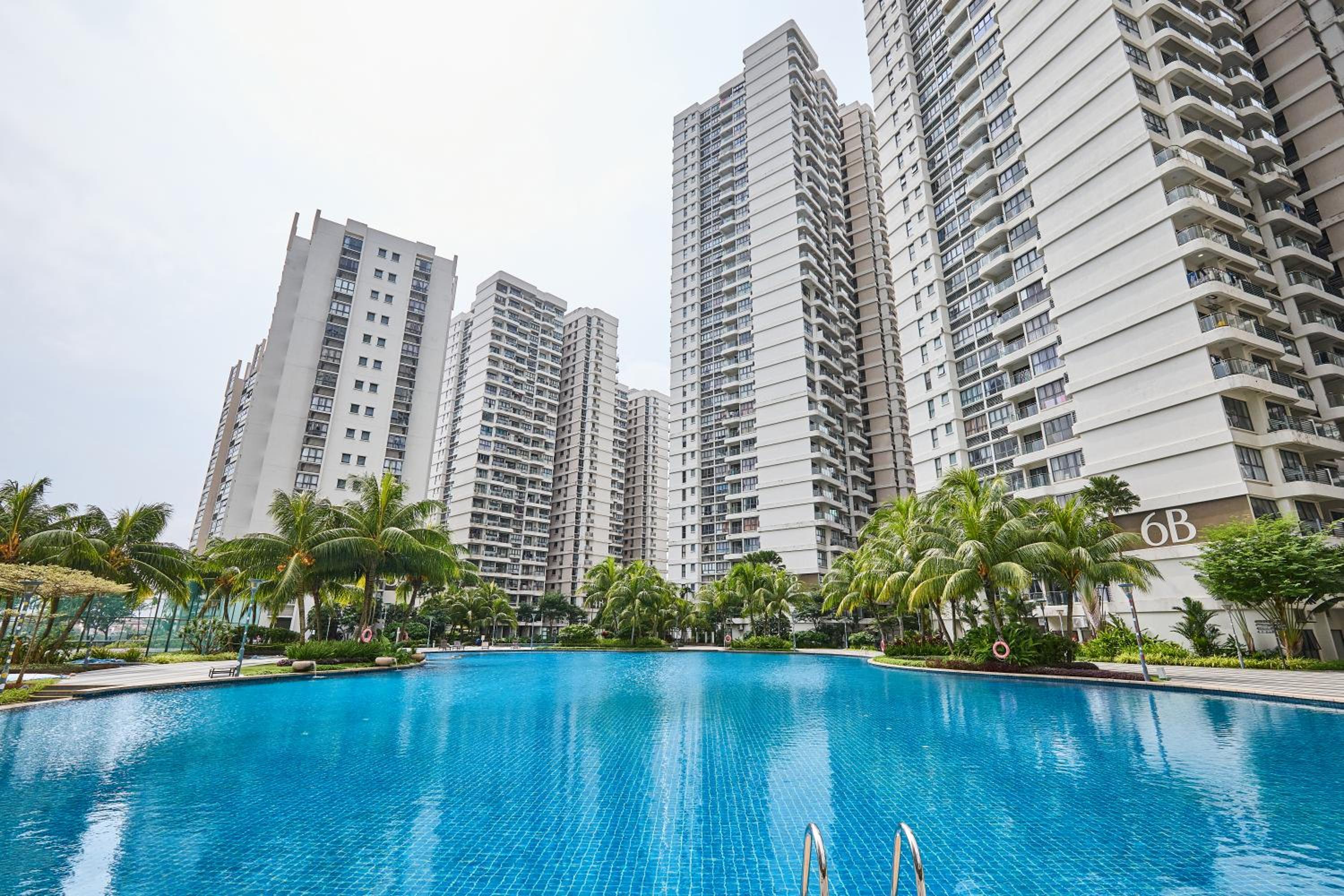 Danga Bay suite by JustHome 5pax