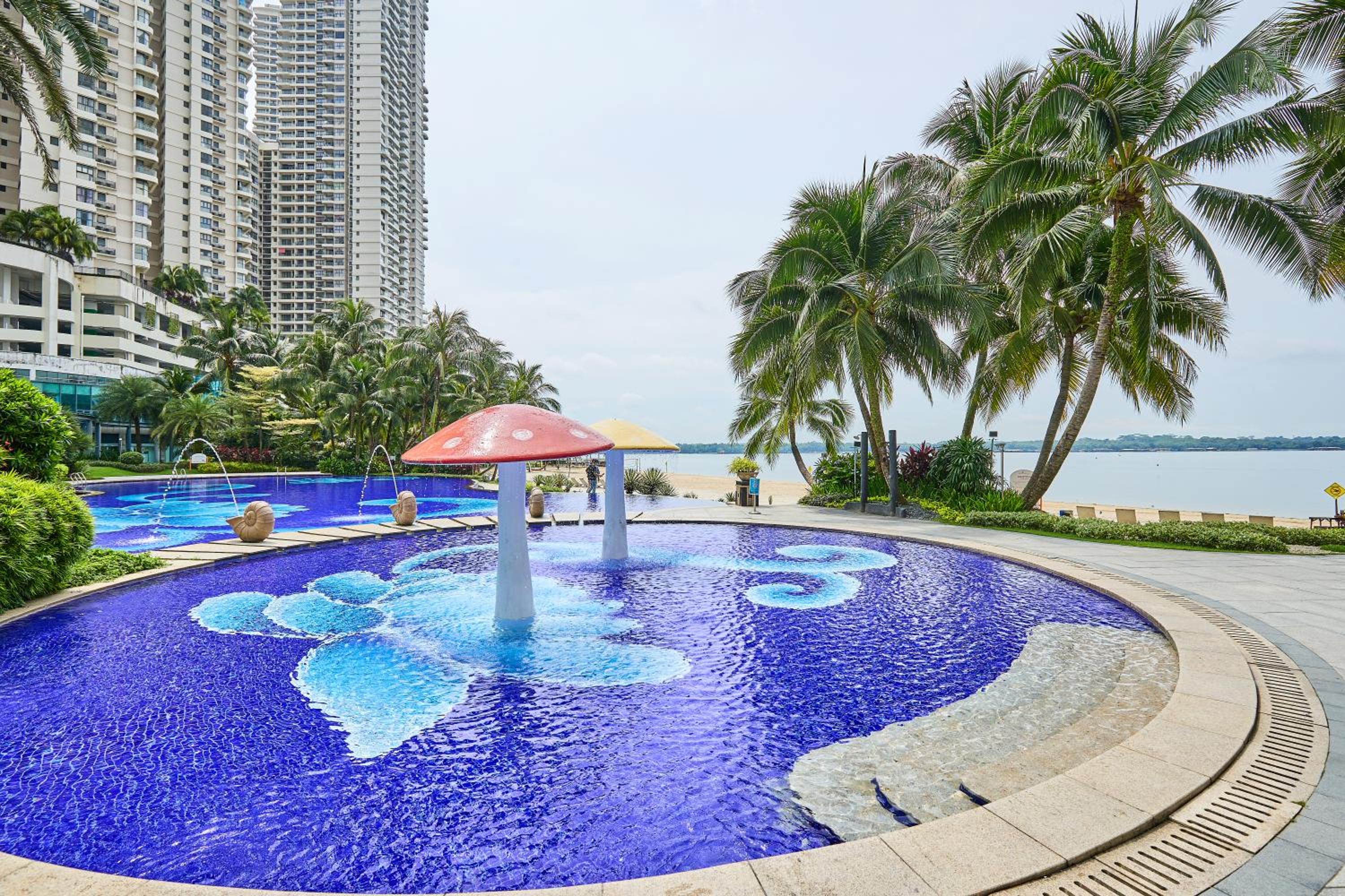 Danga Bay suite by JustHome 5pax