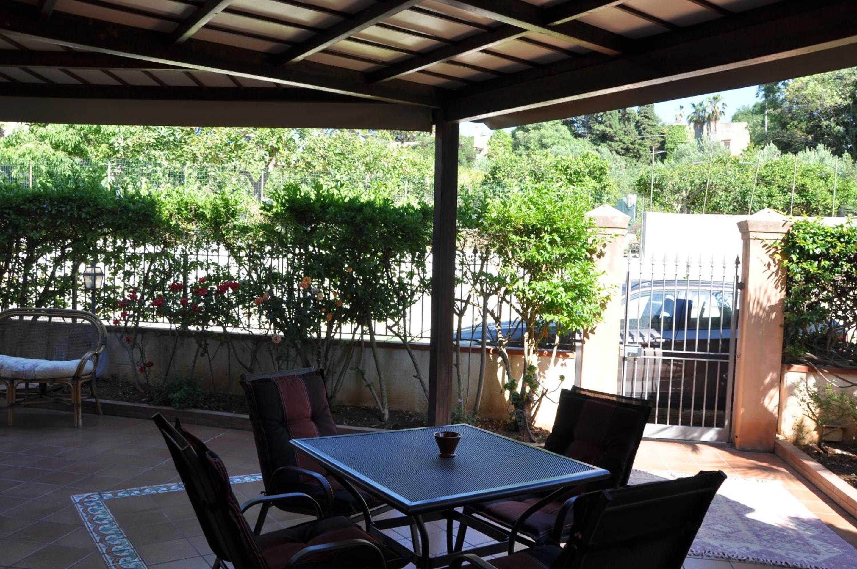 Villa Giusy en Valderice — balance & terrace