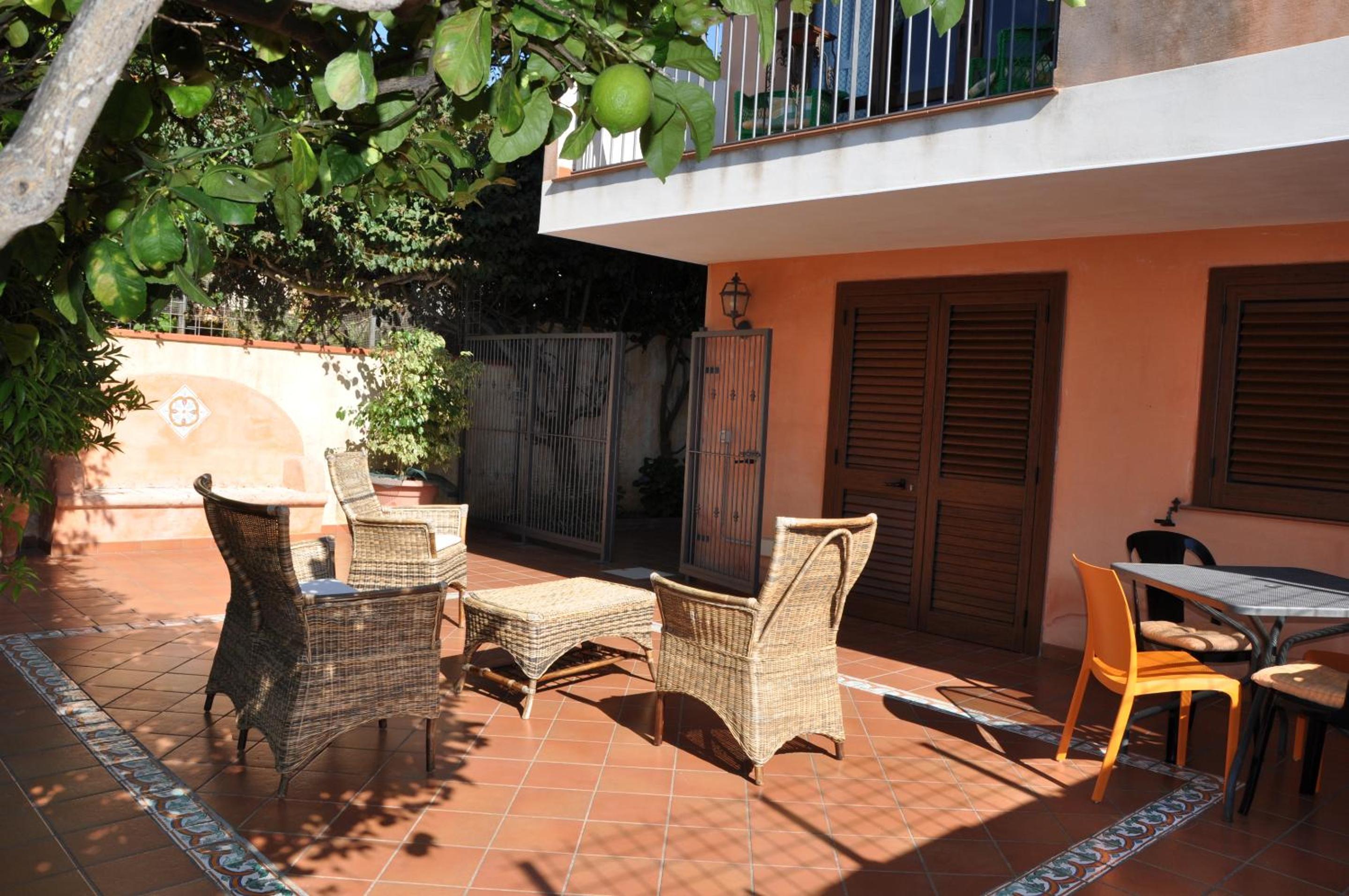 Villa Giusy en Valderice — balance & terrace