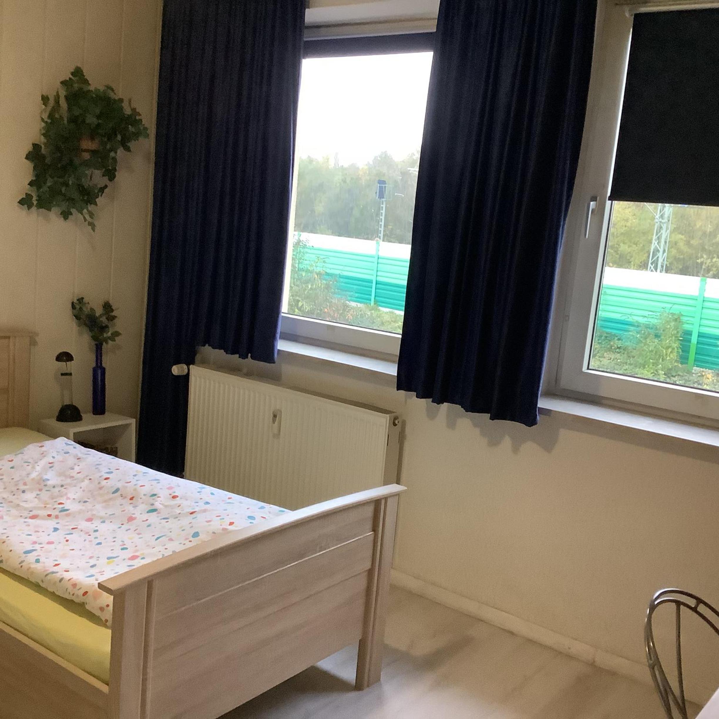 Schönes Zimmer 1 Etage inkl Parkplatz nach Verfügbarkeit