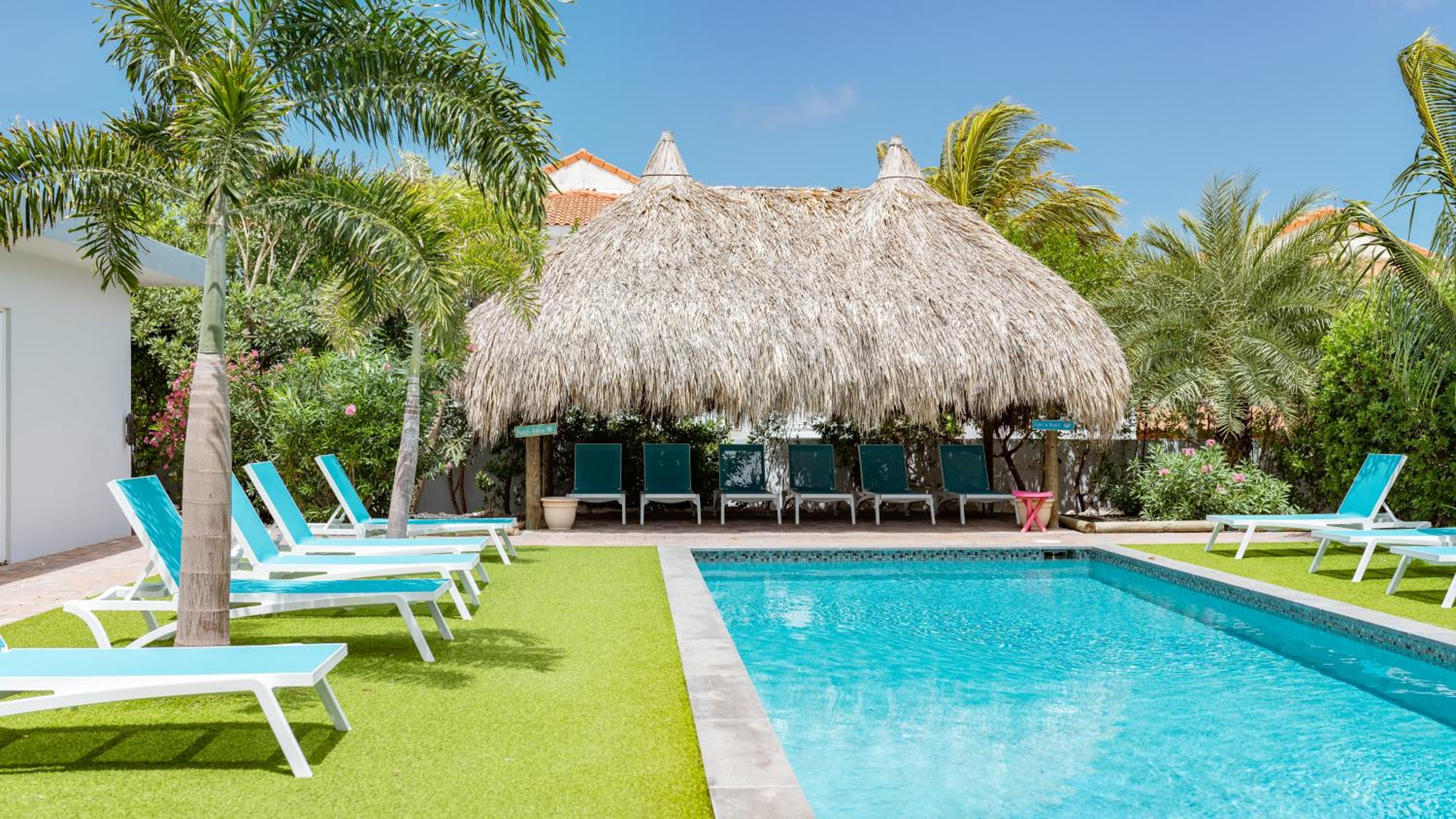 Villa La Familia Retreat by Droomvilla