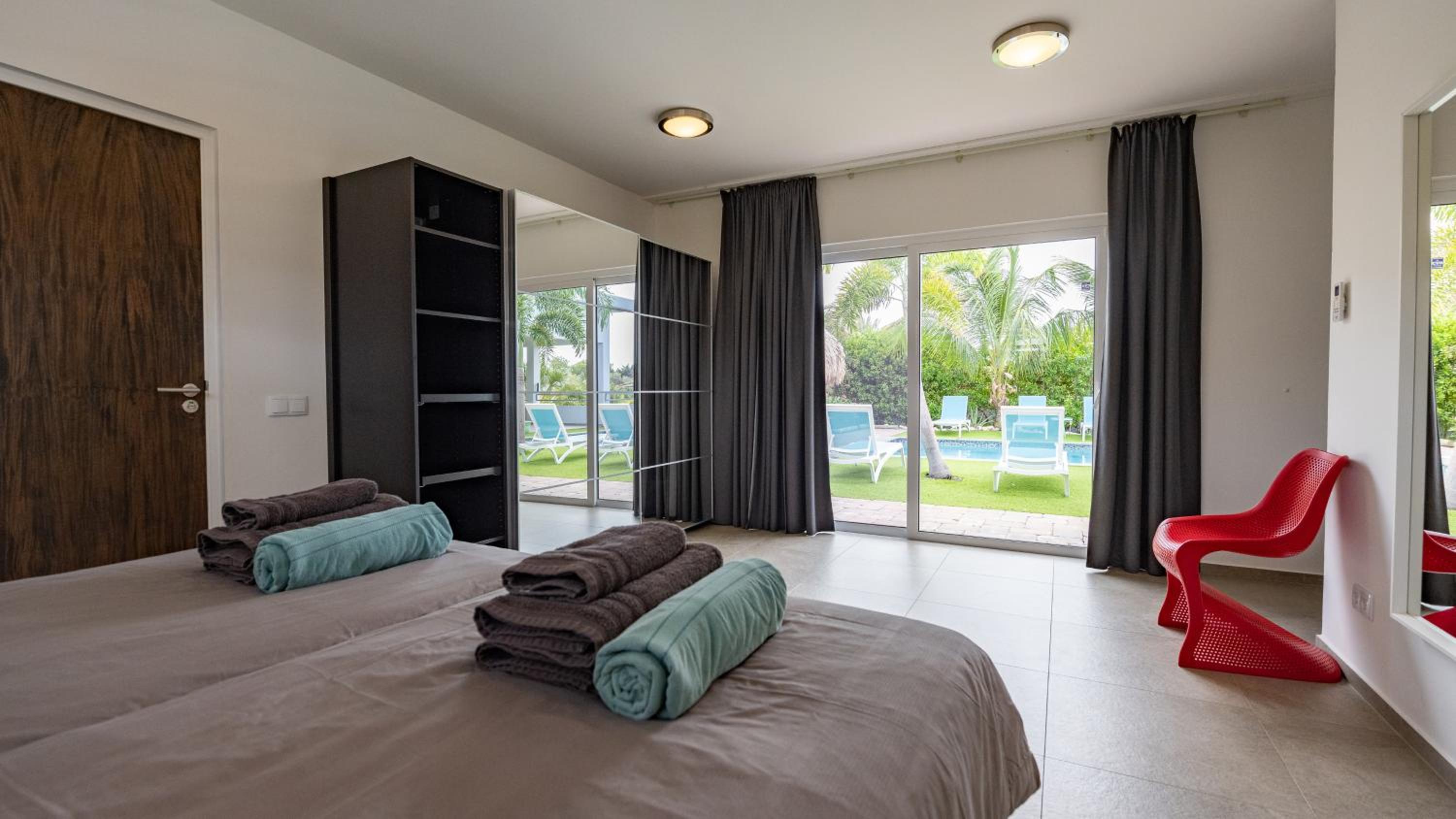 Villa La Familia Retreat by Droomvilla