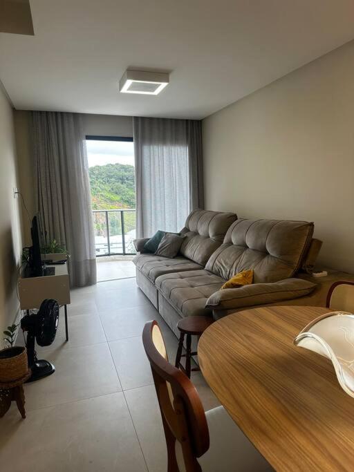 Praia Brava com Vista Mar Apt 2 Quartos Perto de BC