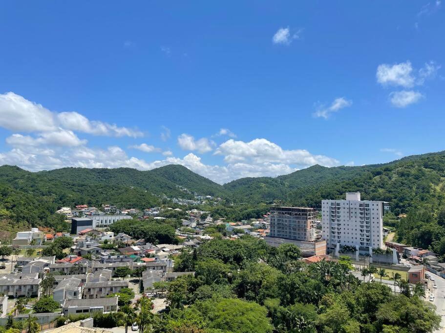 Praia Brava com Vista Mar Apt 2 Quartos Perto de BC