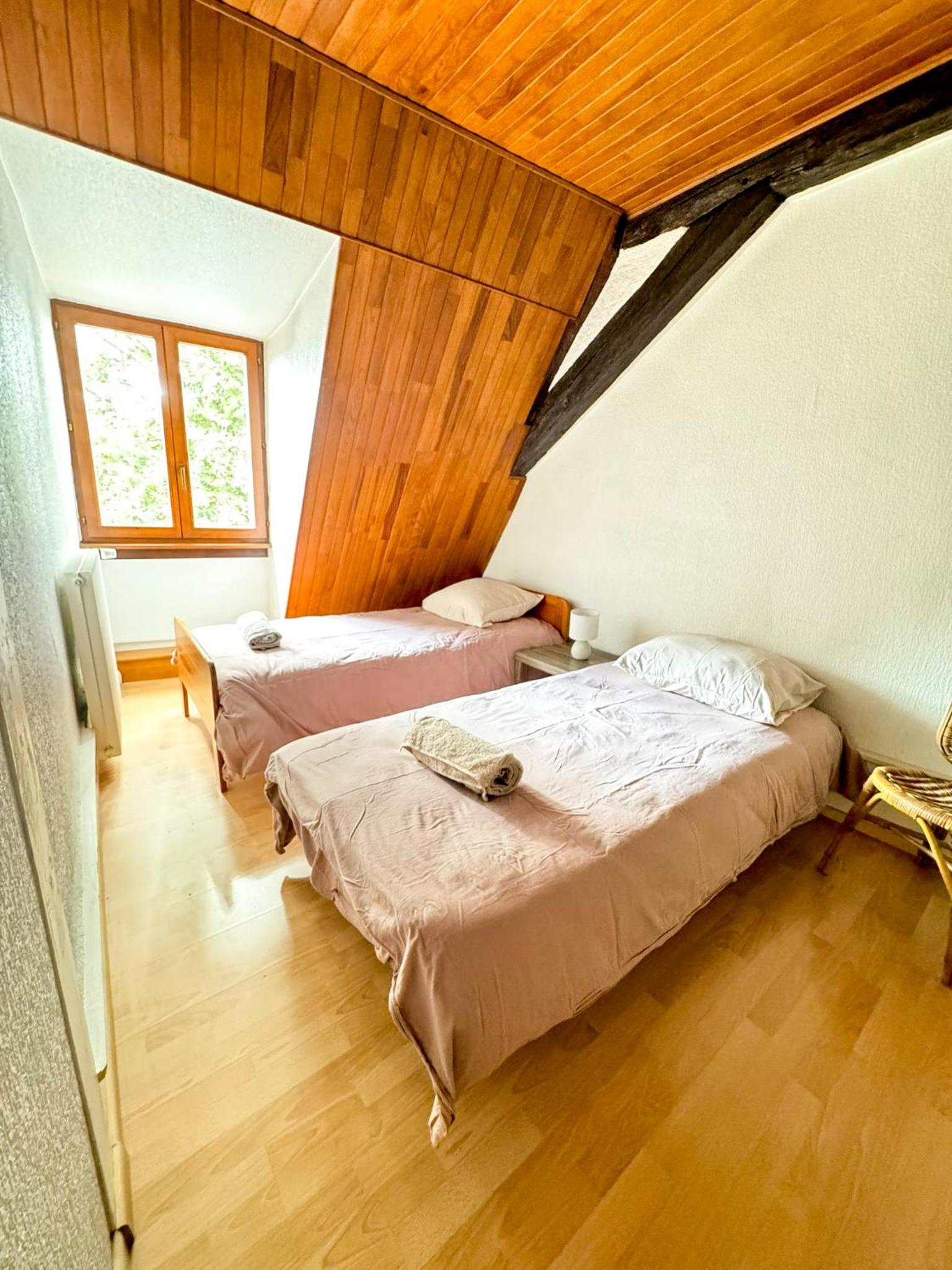 Central & quiet, Full apt for 8 Trésor caché