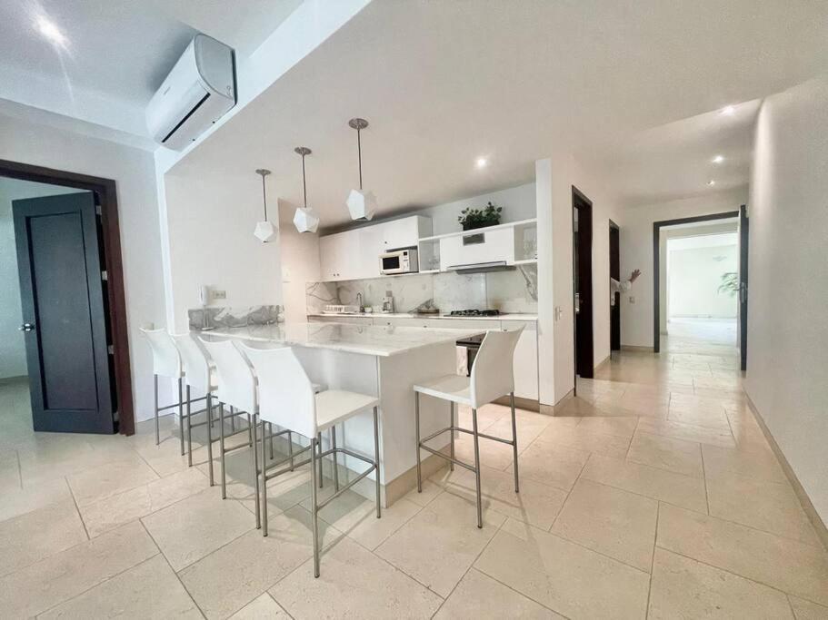 Modern Comfort - Spacious 2BR in Walled City