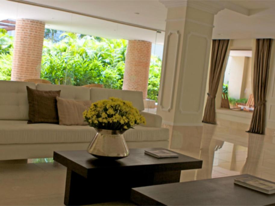 Modern Comfort - Spacious 2BR in Walled City