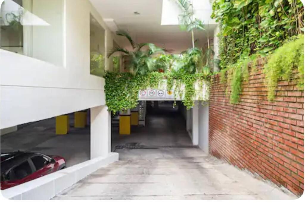 Modern Comfort - Spacious 2BR in Walled City