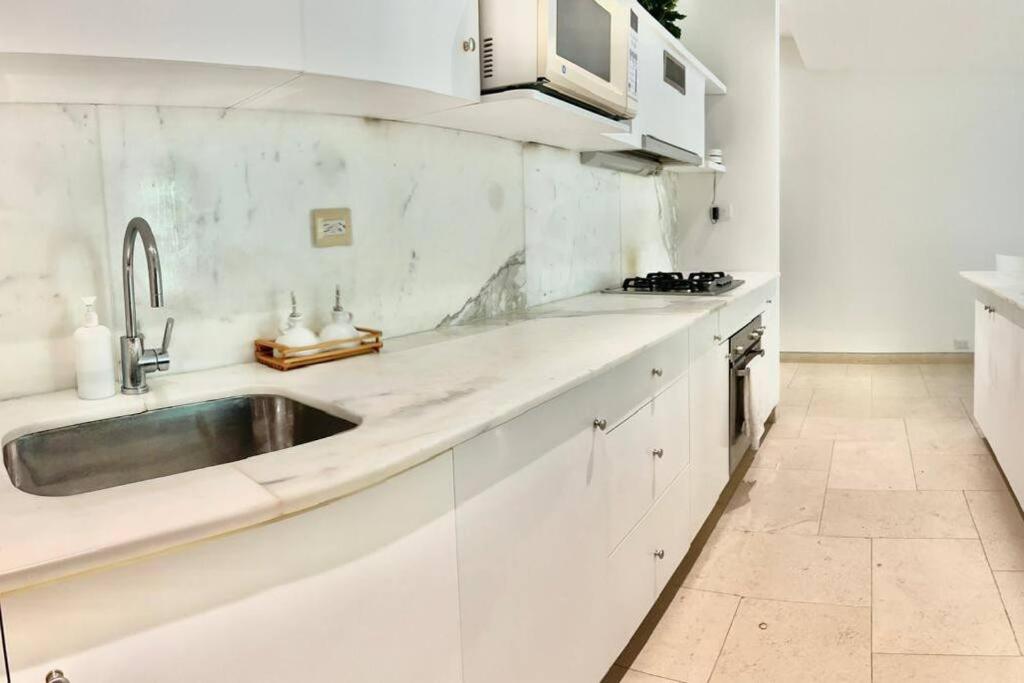 Modern Comfort - Spacious 2BR in Walled City